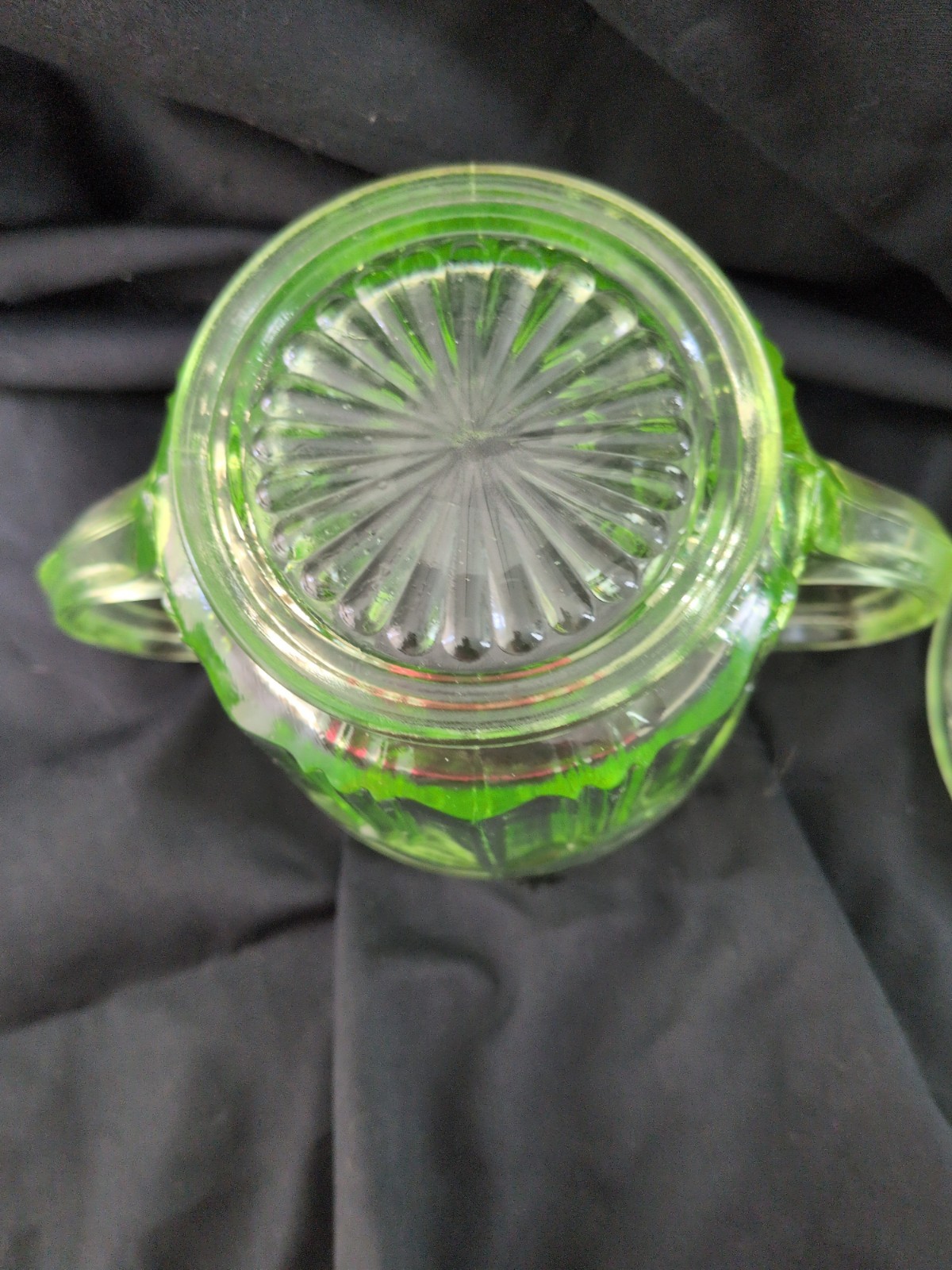 Jeannette Green Depression Glass Sugar Bowl w/ Lid Vaseline Uranium Glows