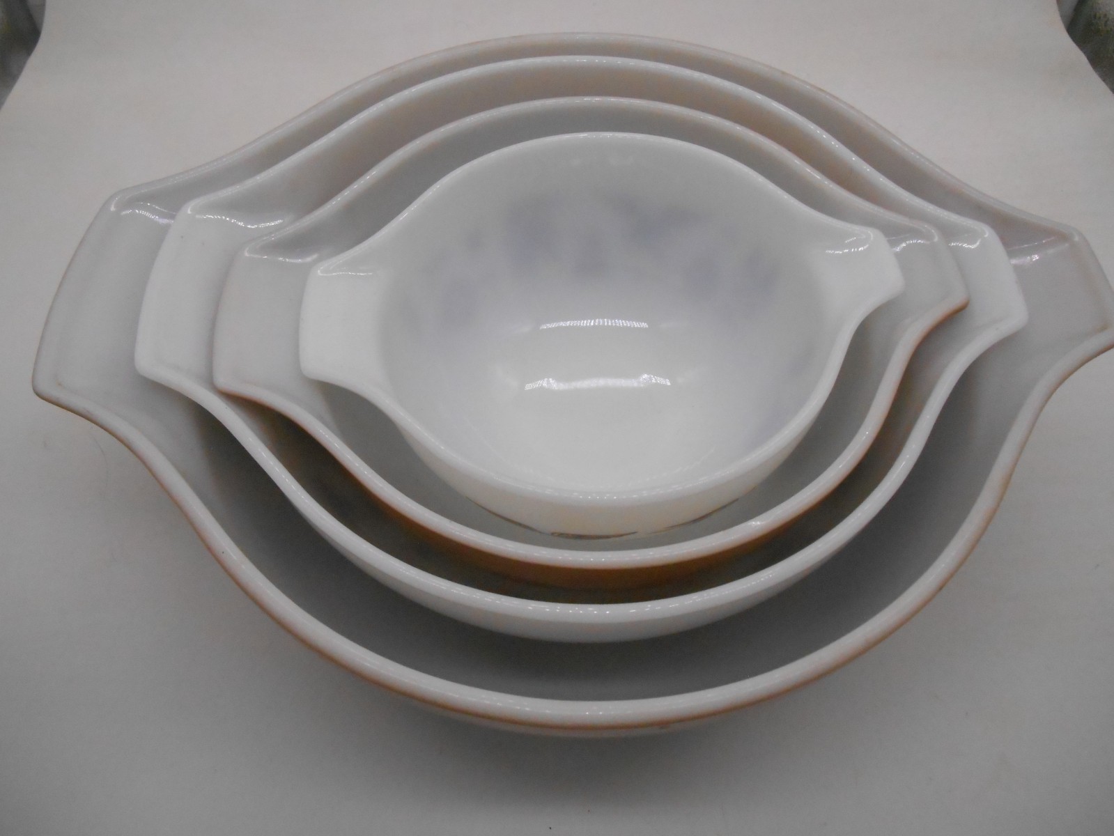 Vintage Set of 4 Pyrex Early American Cinderella Nesting Mixing Bowls 441-444