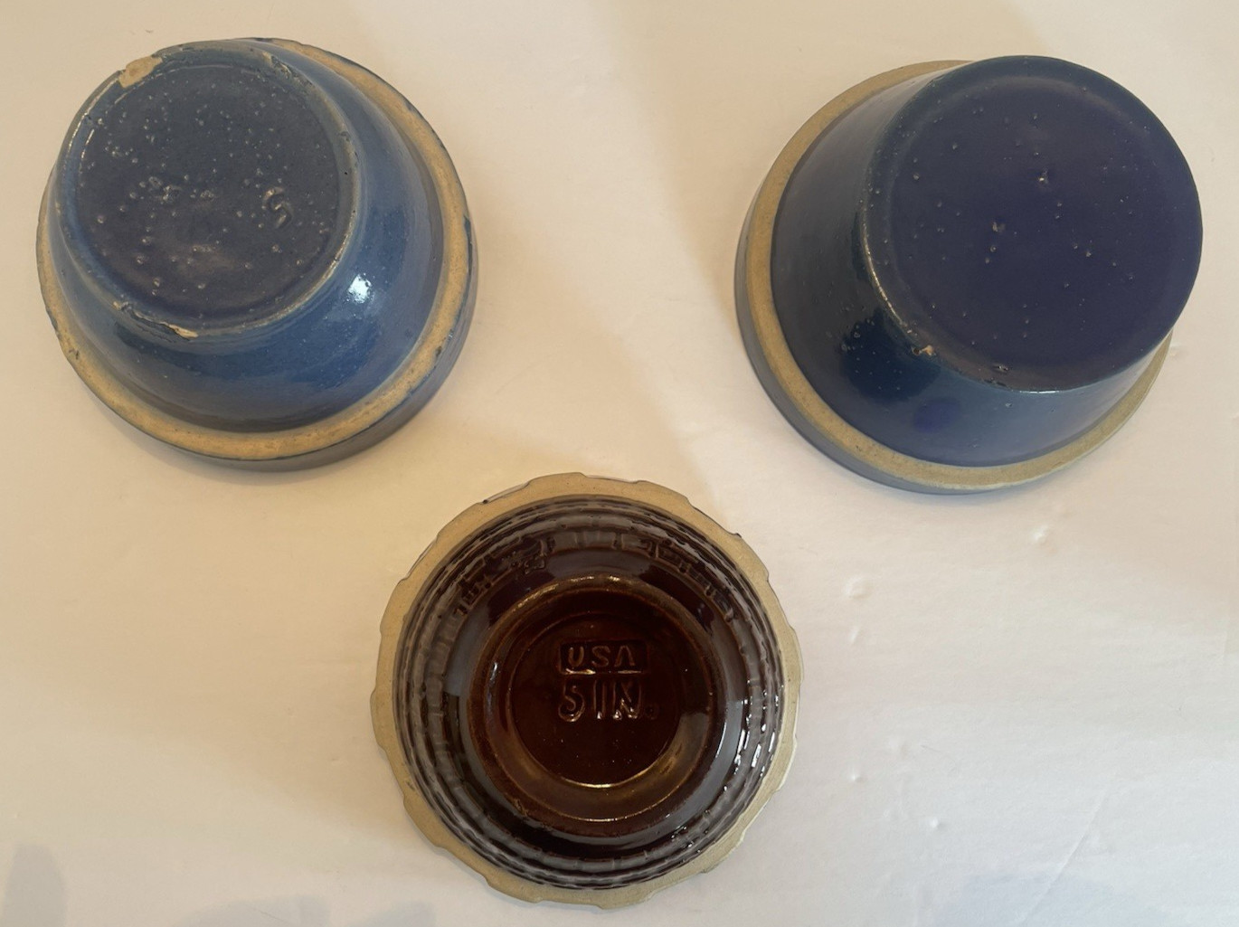 Vintage – Lt & Dk Blue & Burgundy Stoneware Set of 3 Bowls – 5, 5 1/8, 5 1/4 Dia