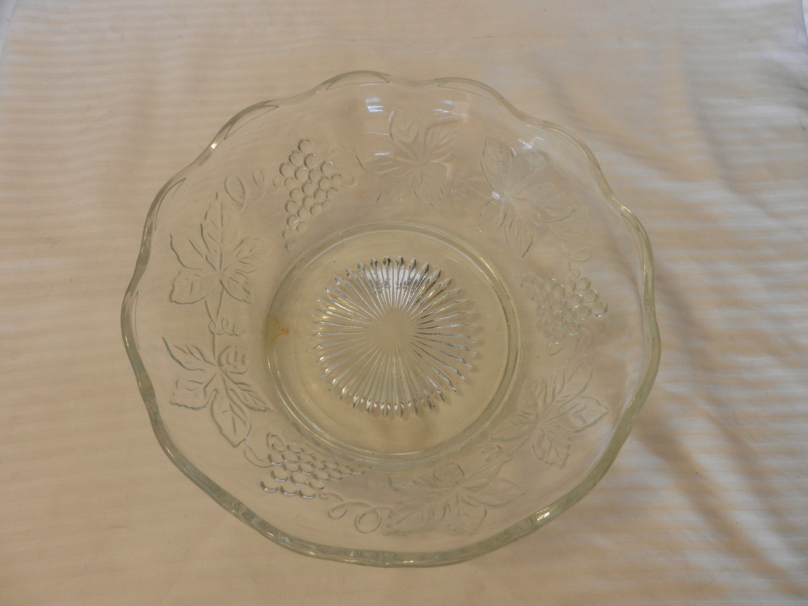 Vintage Clear Cut Glass Serving Bowl With Grapes, Leaves, Starburst Center