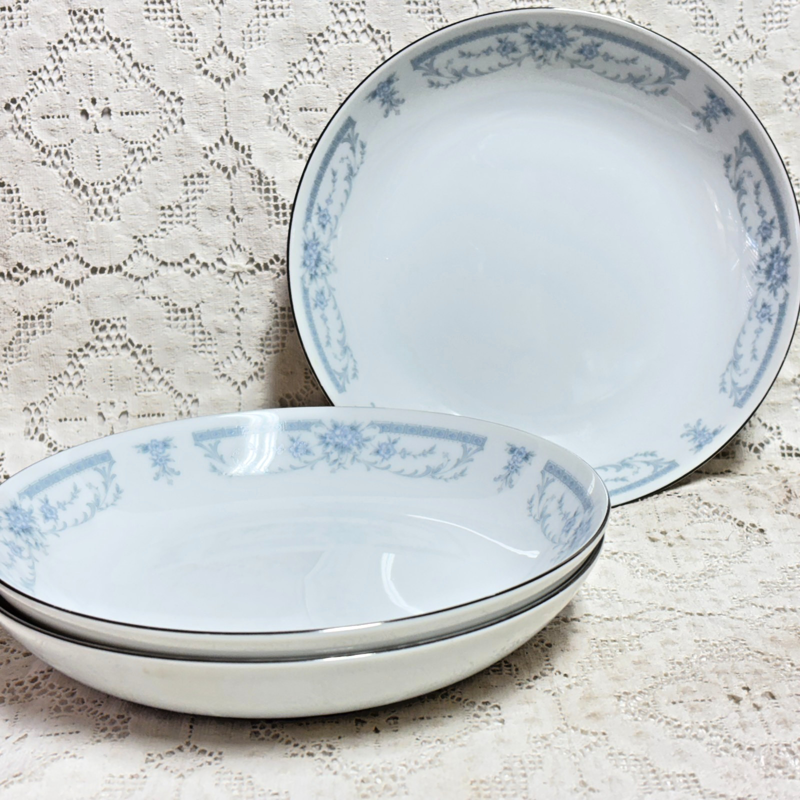 Mikasa Sheffield Blue Whisper Rim Soup Bowls 7 5/8″ Floral Platinum EXC Set 3