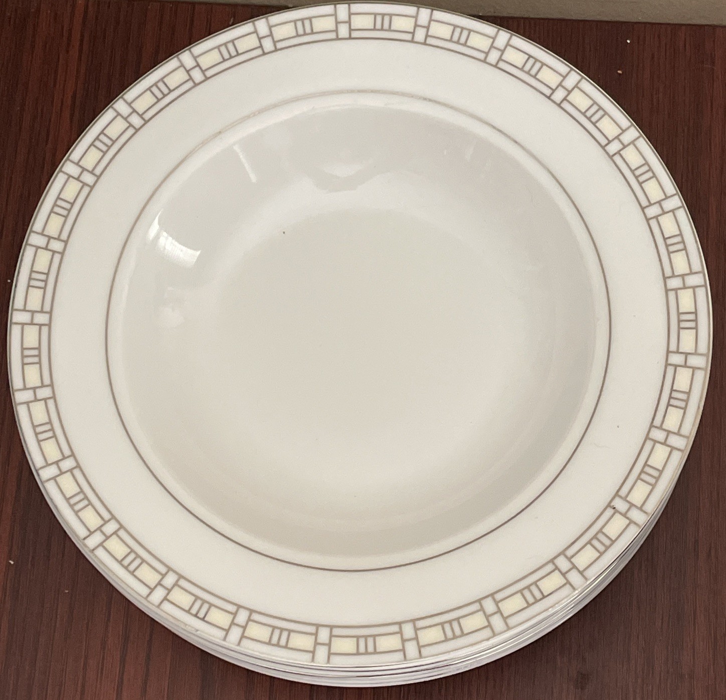 5 Lorren Home Decor Porcelain 8.5” Bowls