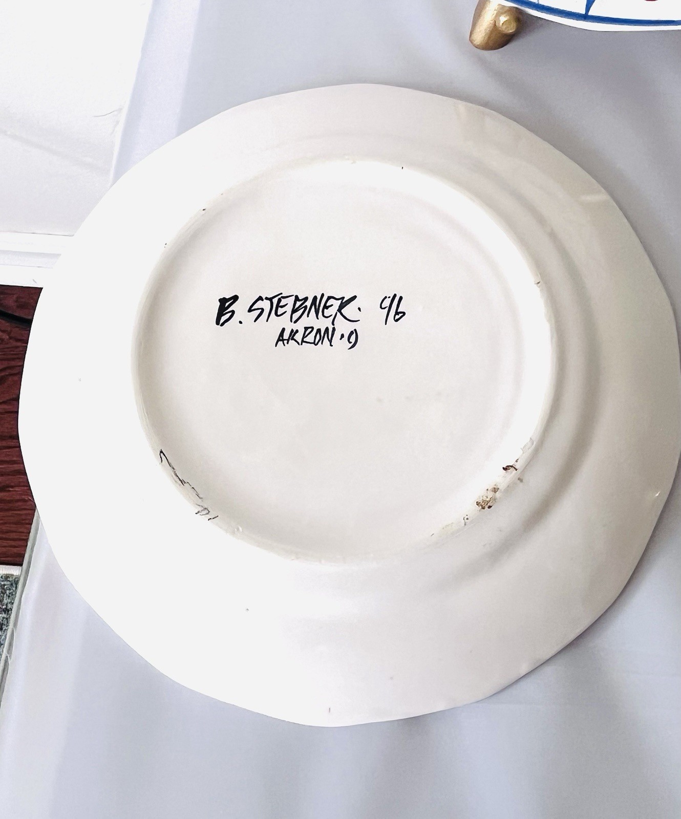 Bruce Stebner Stoneware Dinner Plates Stoneware 1996 Set of 3 Farmers Garden Bee