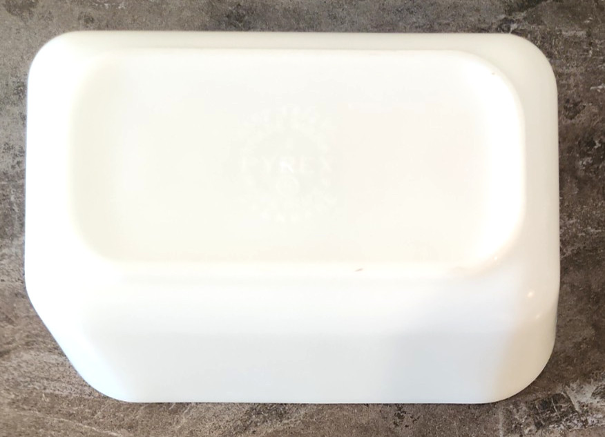 Vintage Pyrex 0502 Amish Butterprint Refrigerator Dish 1 1/2 Pt Rooster