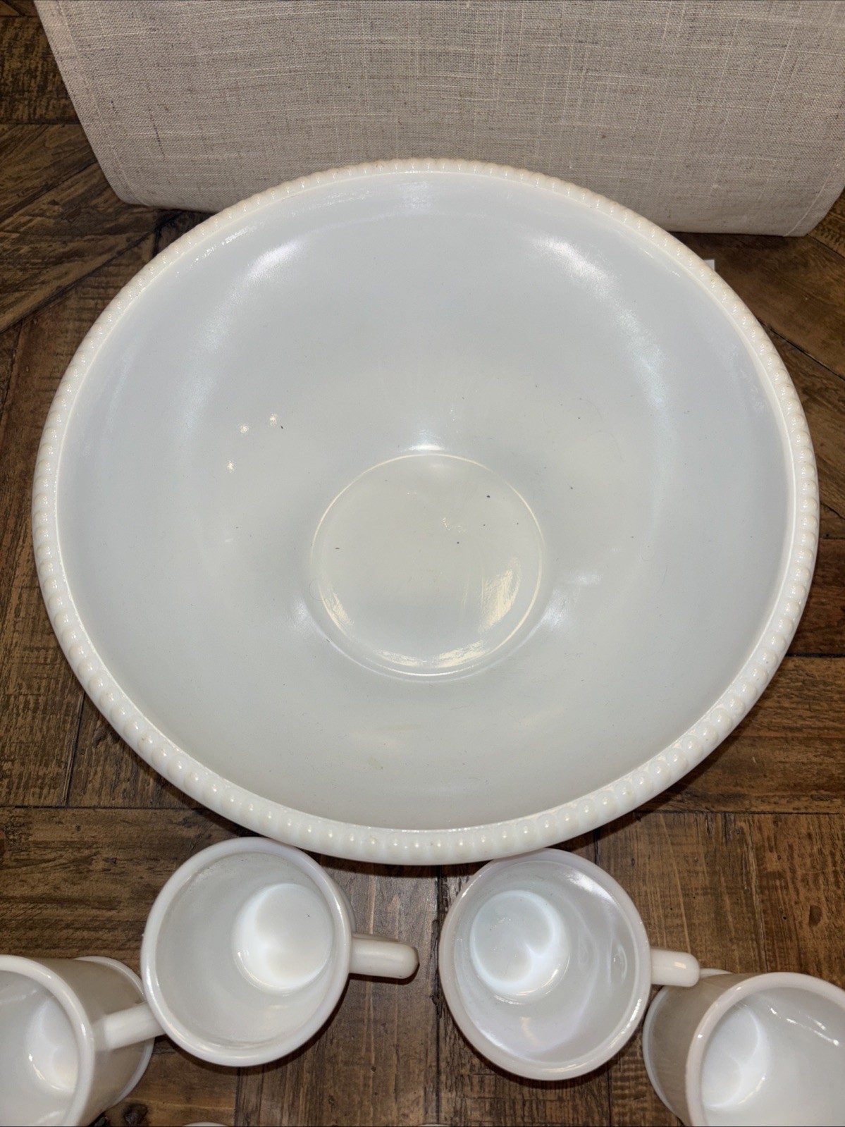 Vtg. Mid Century RED & WHITE McKee Tom & Jerry Punch Bowl Set, 11″ Bowl & 8 Mugs