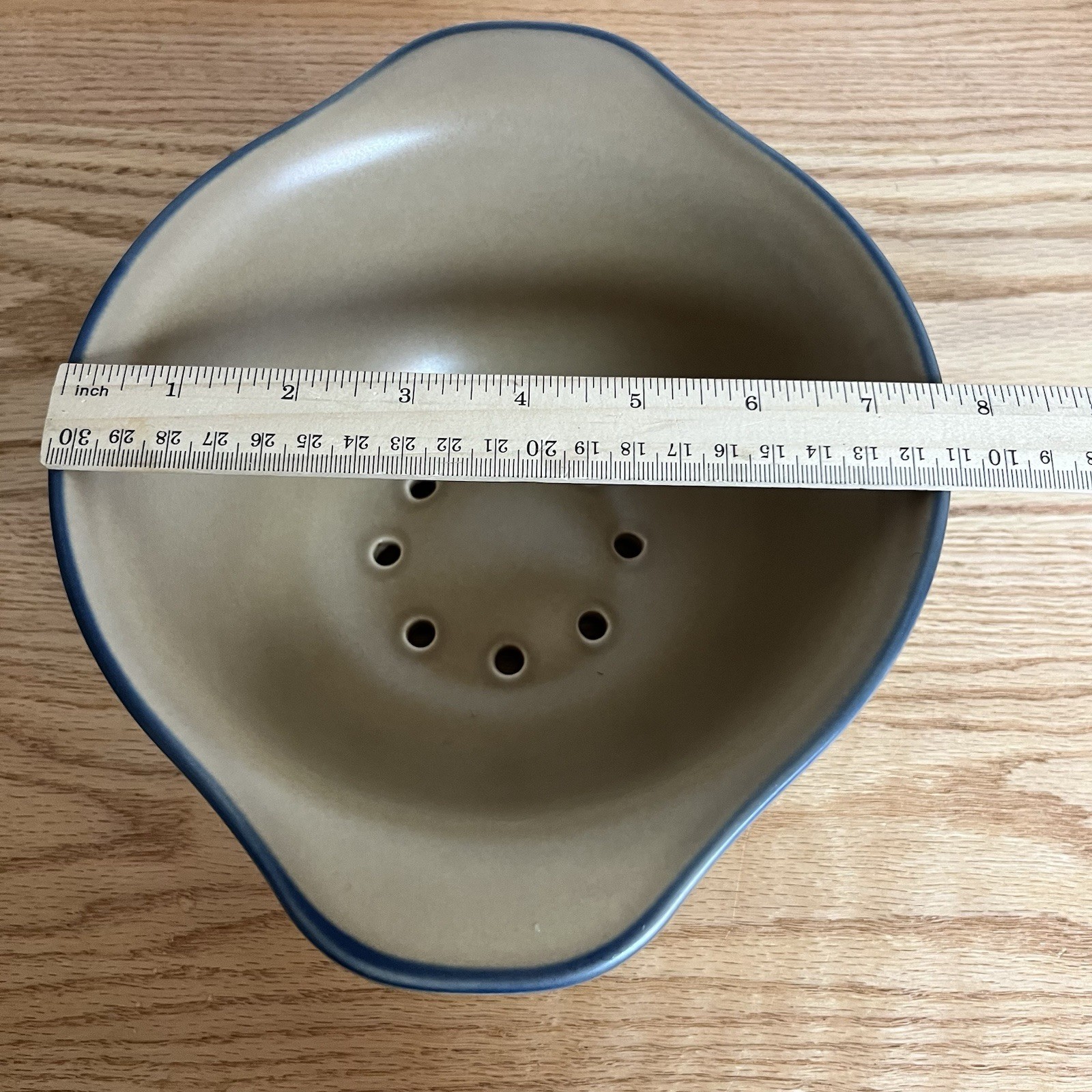 Vintage Pfaltzgraff Folk Art Colander Tan Blue Stoneware Country Kitchen Decor