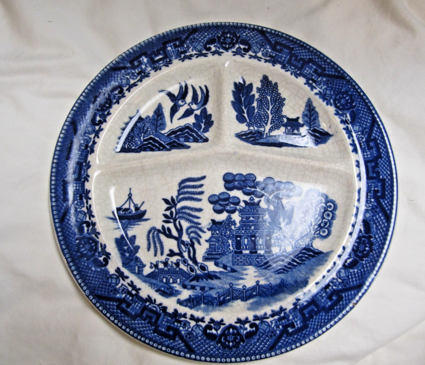 Vtg Rare Made in Occupied Japan Motjama Blue Willow Divided Dinner Plate 10-1/4″