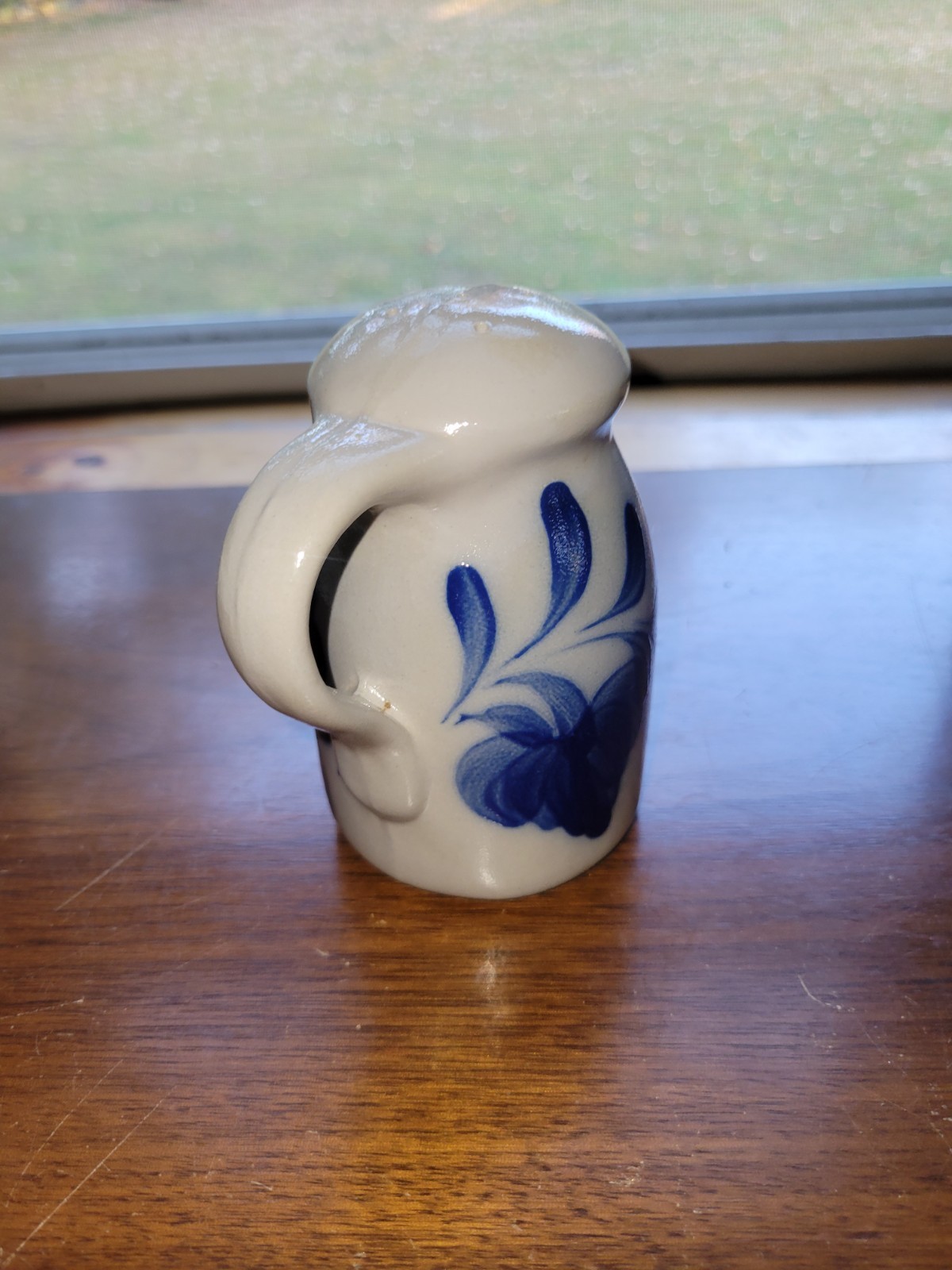 Salmon Falls Stoneware Blue Pennsylvania Salt Glaze Salt or Pepper Shaker