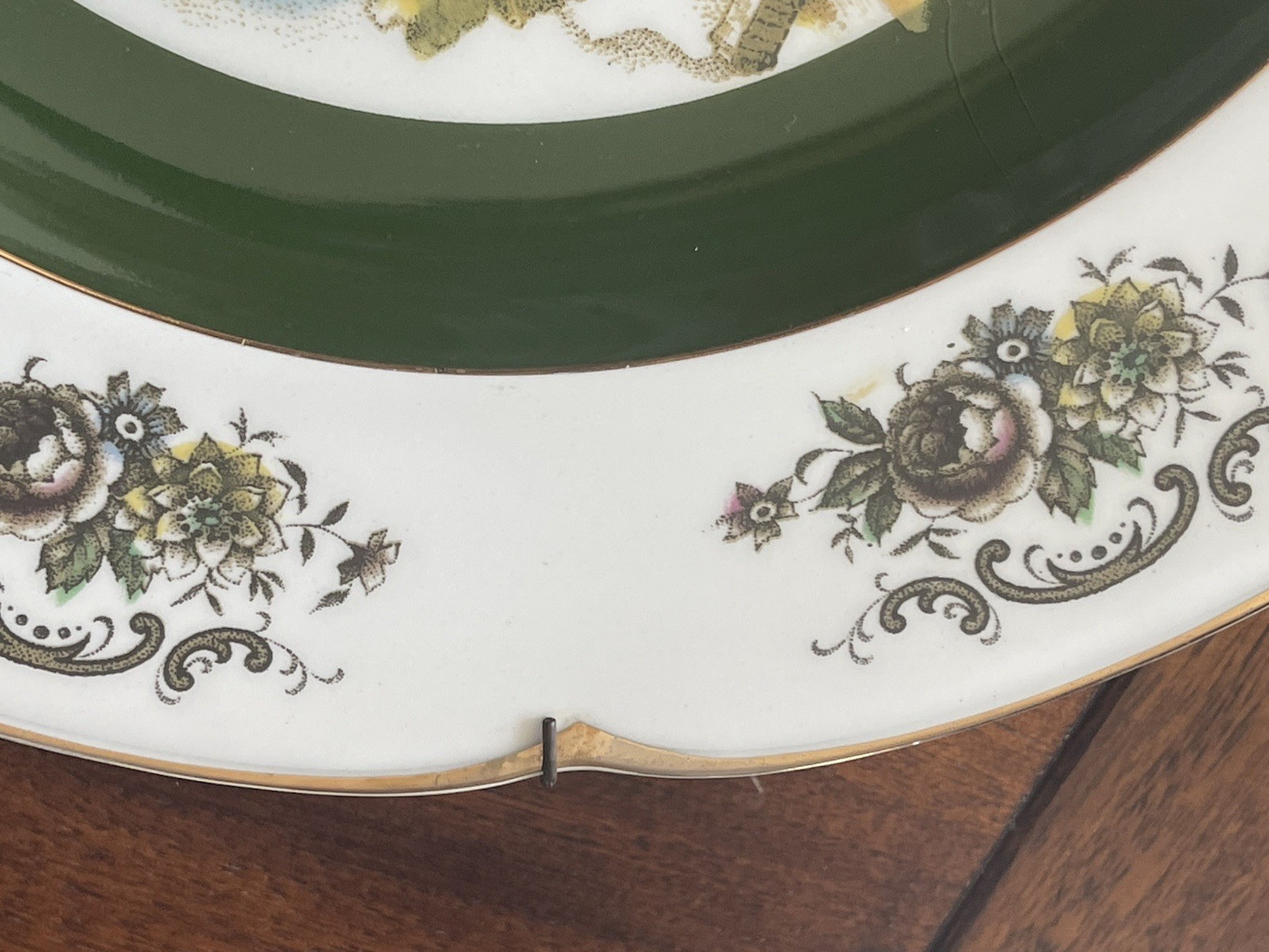 Vintage Ascot Wood & Sons English Village Wall Plates Green Rim Set of 2
