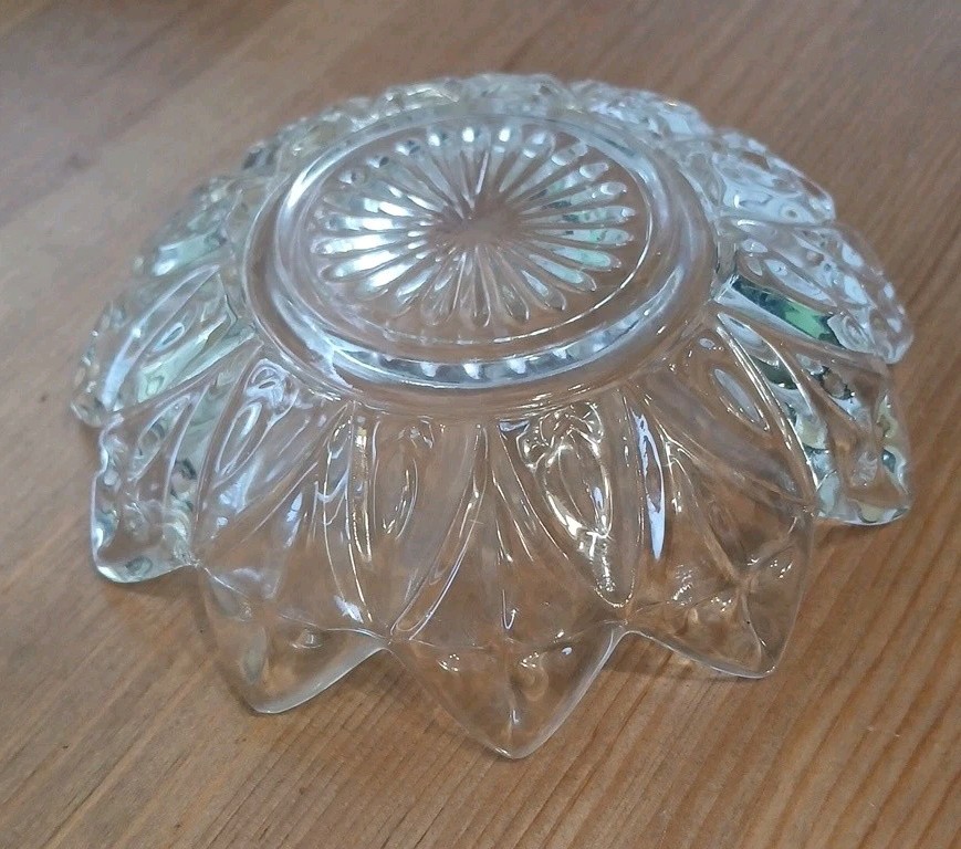 Vintage Clear 5-5/8″ Dish, Flowers Pattern (Unknown Brand)