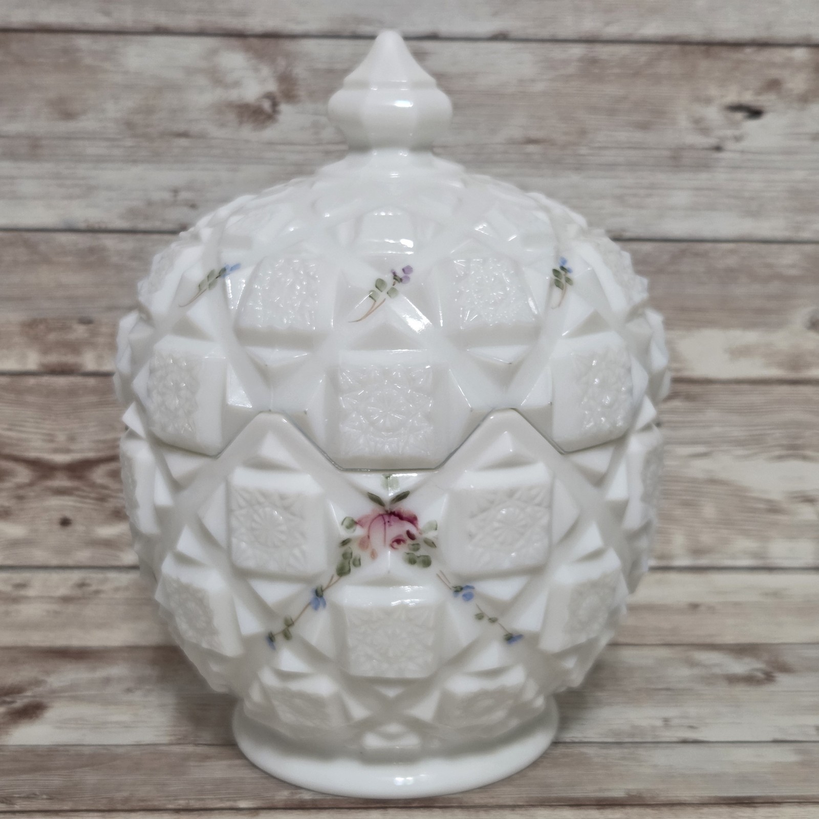 Vintage WESTMORELAND Old Quilt Pattered Milk Glass Candy Dish Rose Garland Lid
