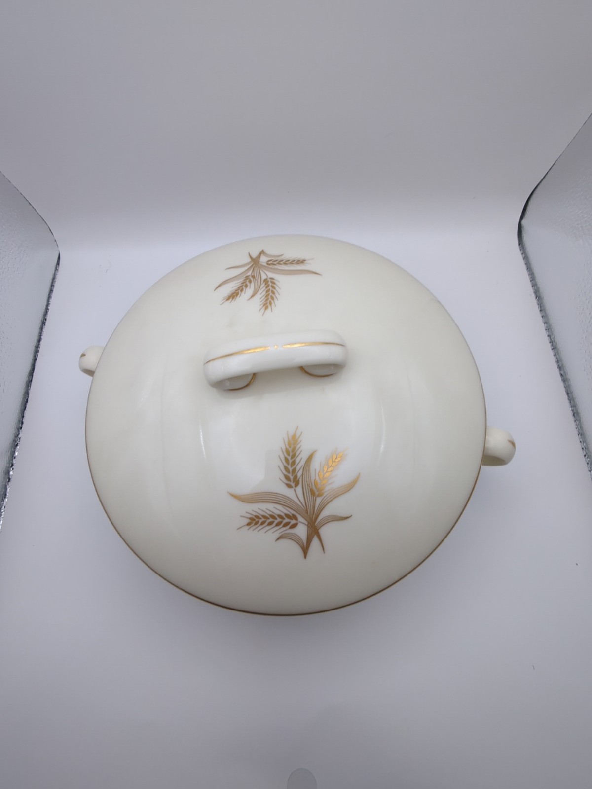 LENOX Wheat Pattern Round Covered Vegetable Serving Dish- R-442