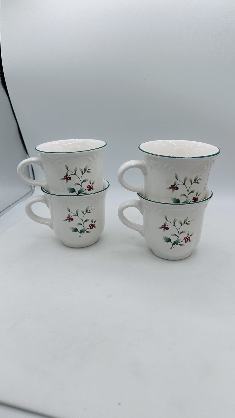 Pfaltzgraff Winterberry Set 4 Coffee Mugs Holly Berry Green Rim Stoneware