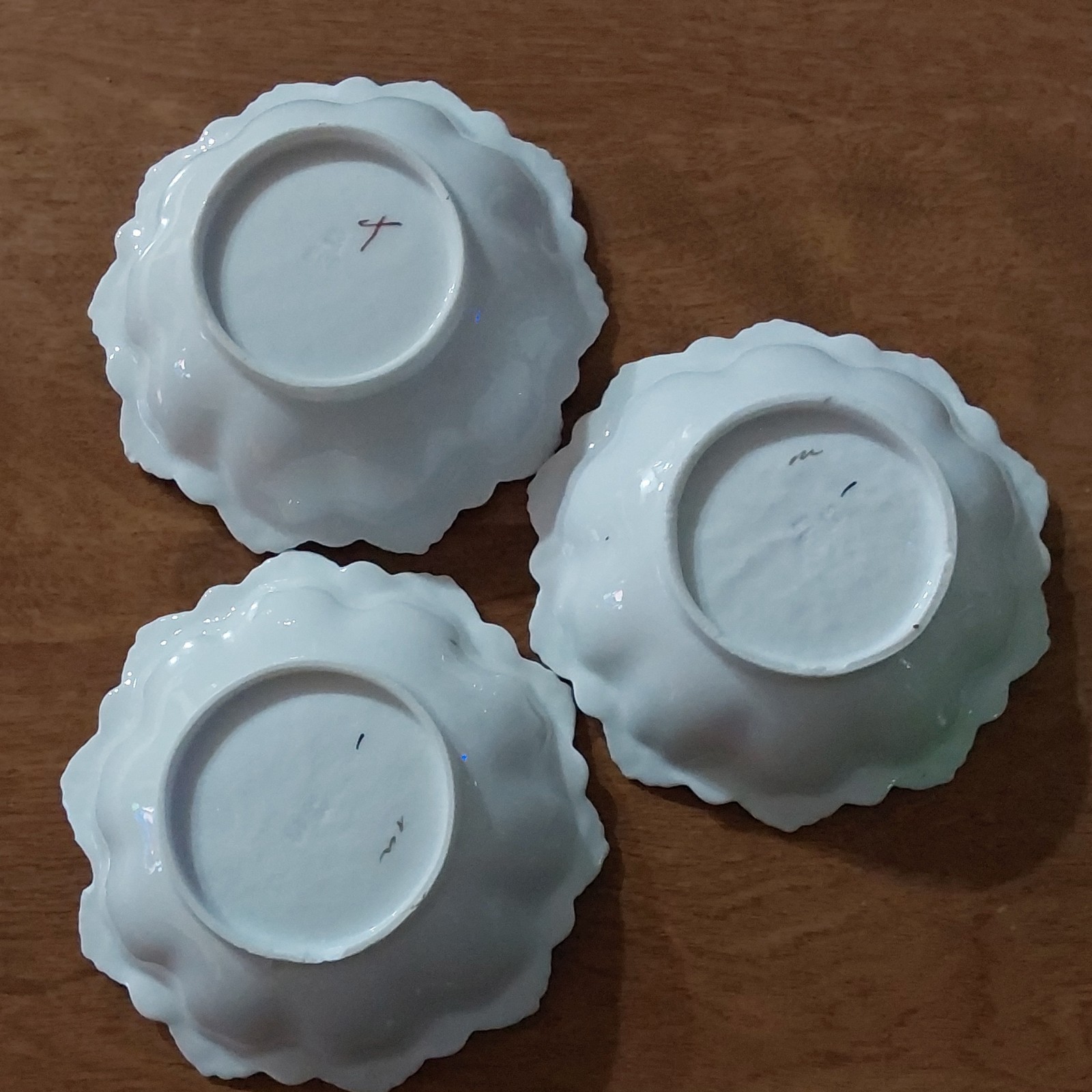 Porcelain Floral Scalloped Edge Bowls Set of 3 White Pink Green Gold