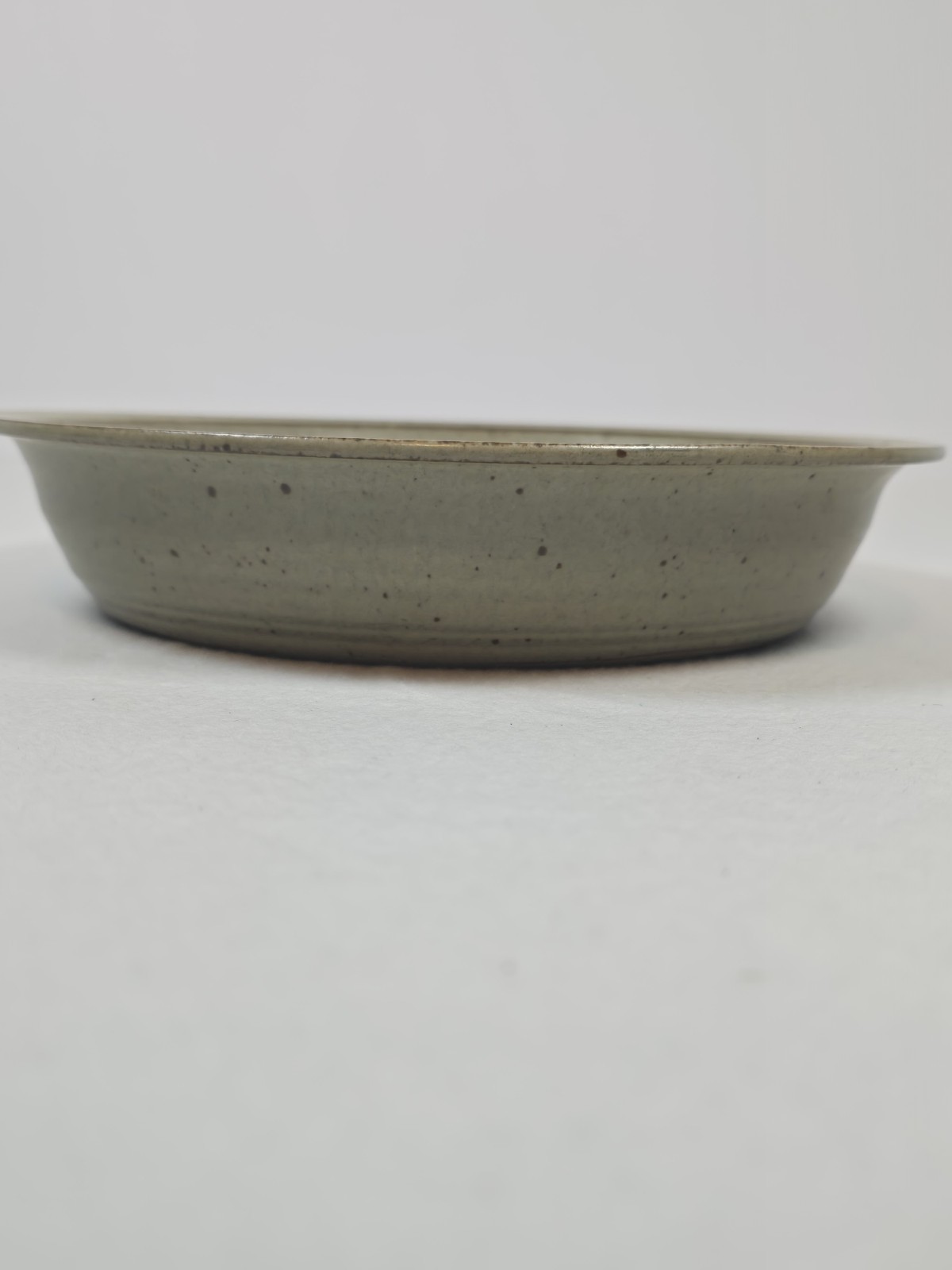 Vintage Karl Stelzer Pottery 9 In Pie Serving Plate Light Tan With Blue