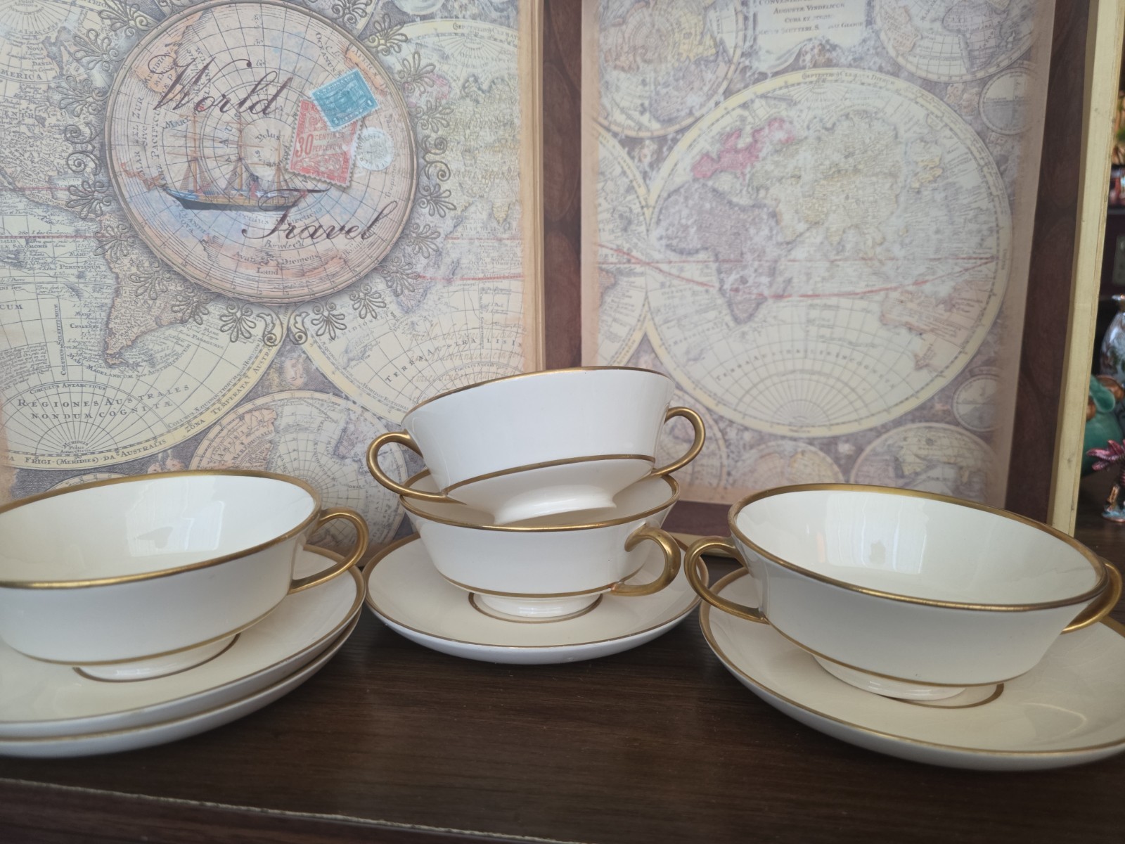 Vintage Gold and cream 4) Cream Soup Bowls, 5 in (4) Cream Soup Saucers, 6in