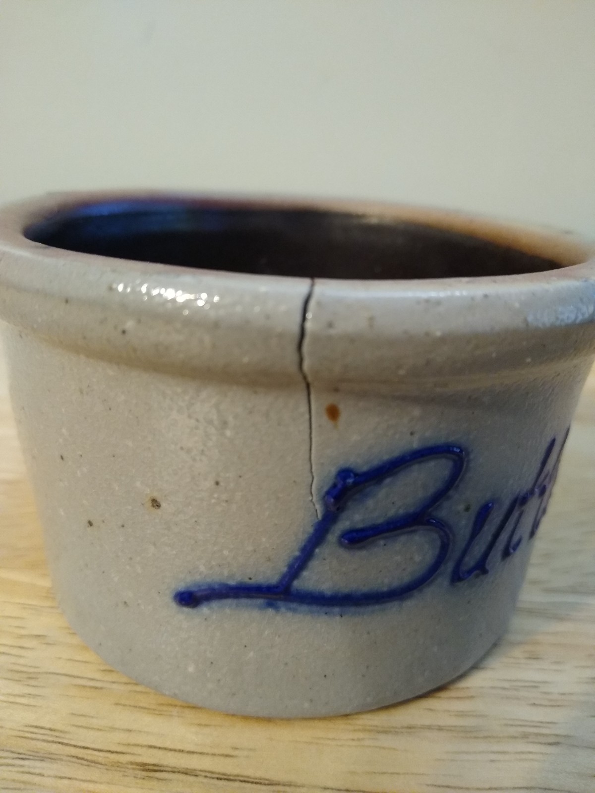 1997 – Salmon Falls Pottery – 2 1/4″ Tall – Butter Cup – Damaged