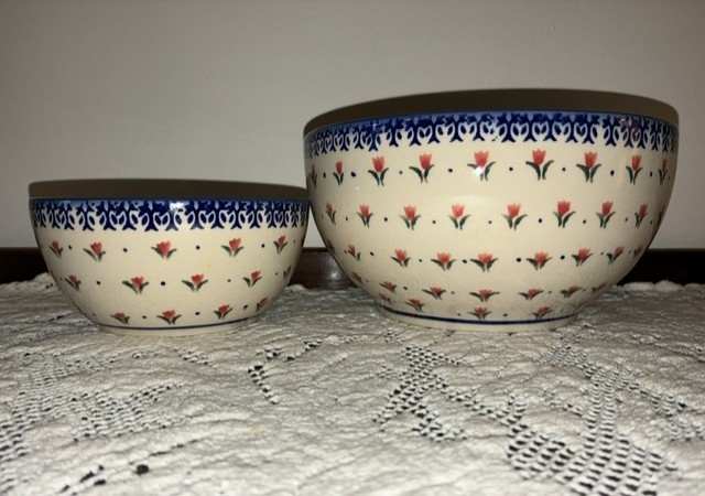 Set of 2 Nesting Hand-Painted Floral Polish Pottery Bowls Kalich Boleslawiec