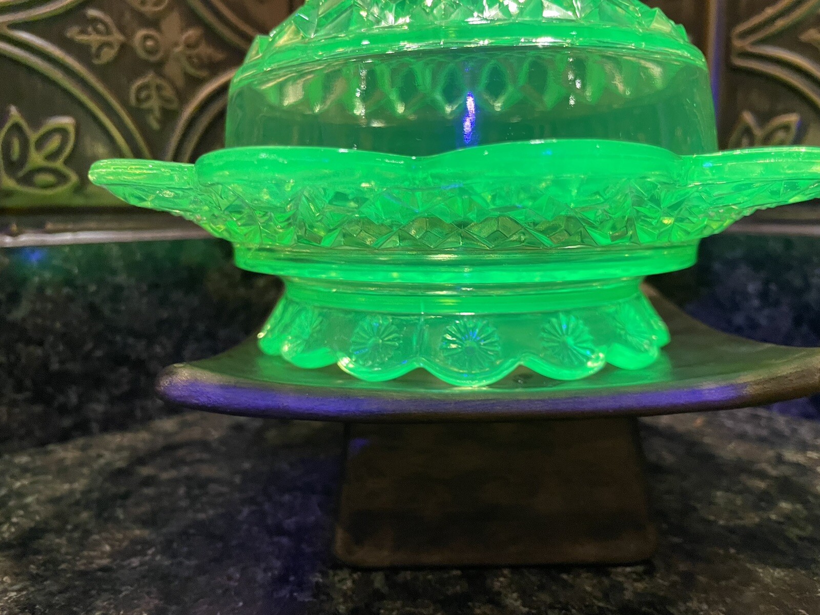 Vintage Riverside Green Vaseline Glass Petticoat Pattern Covered Bowl 30s Tested