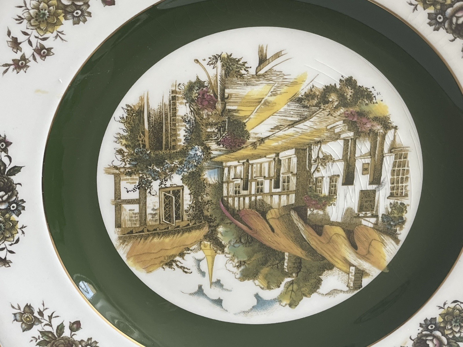 Vintage Ascot Wood & Sons English Village Wall Plates Green Rim Set of 2