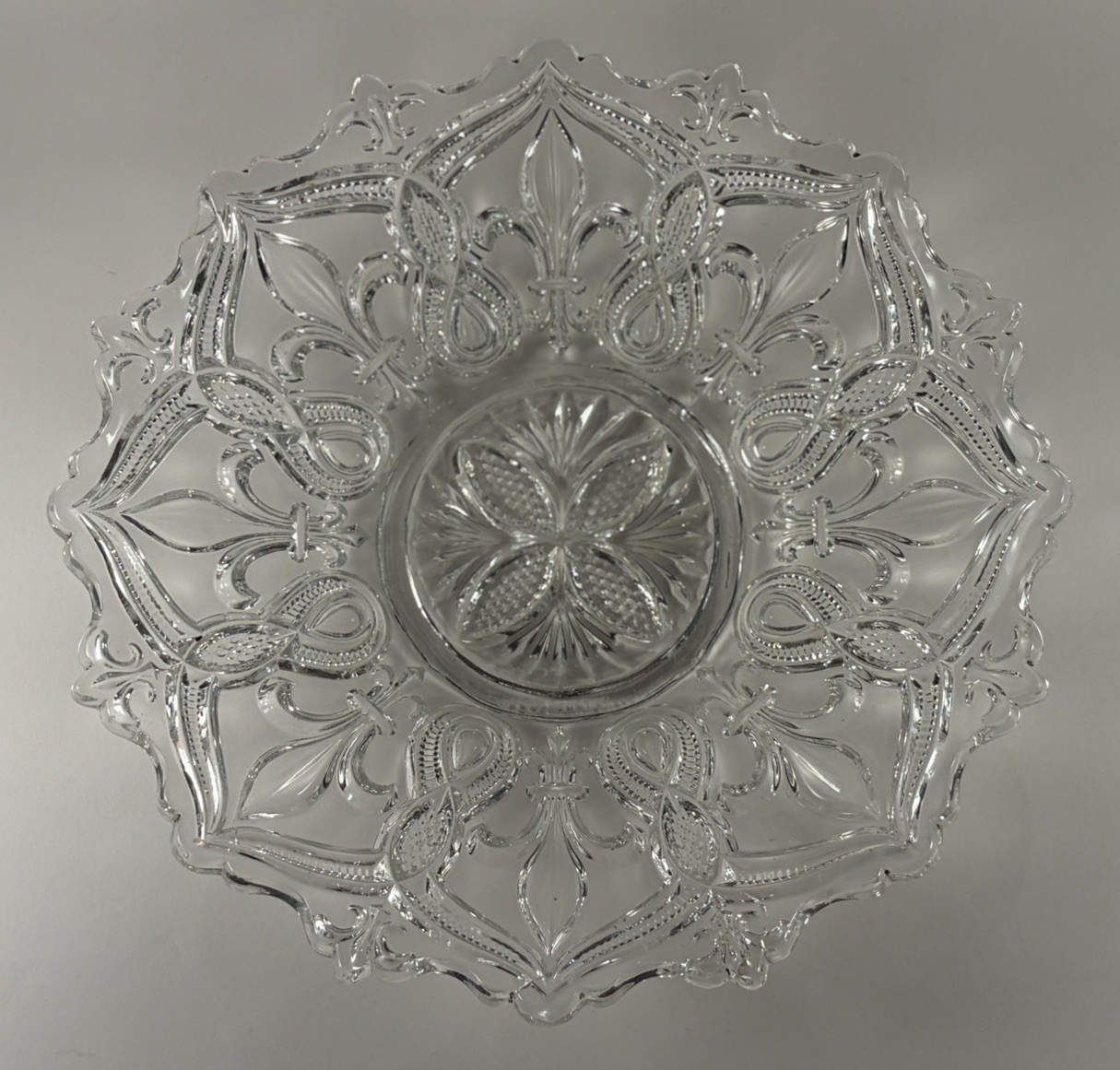 EAPG Bryce Higbee Arched Fleur-de-Lis Low Square bowl 9″ 1898-1906