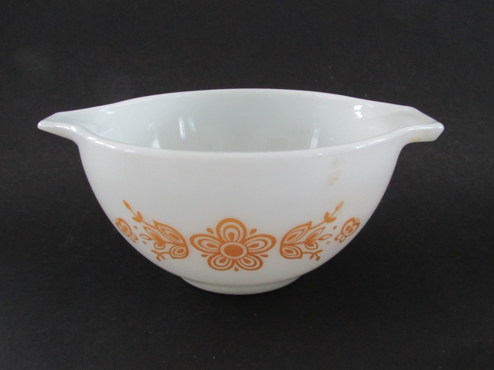 Set of 2 Vintage Pyrex Butterfly Gold Cinderella Nesting Mixing Bowls #441 & 442