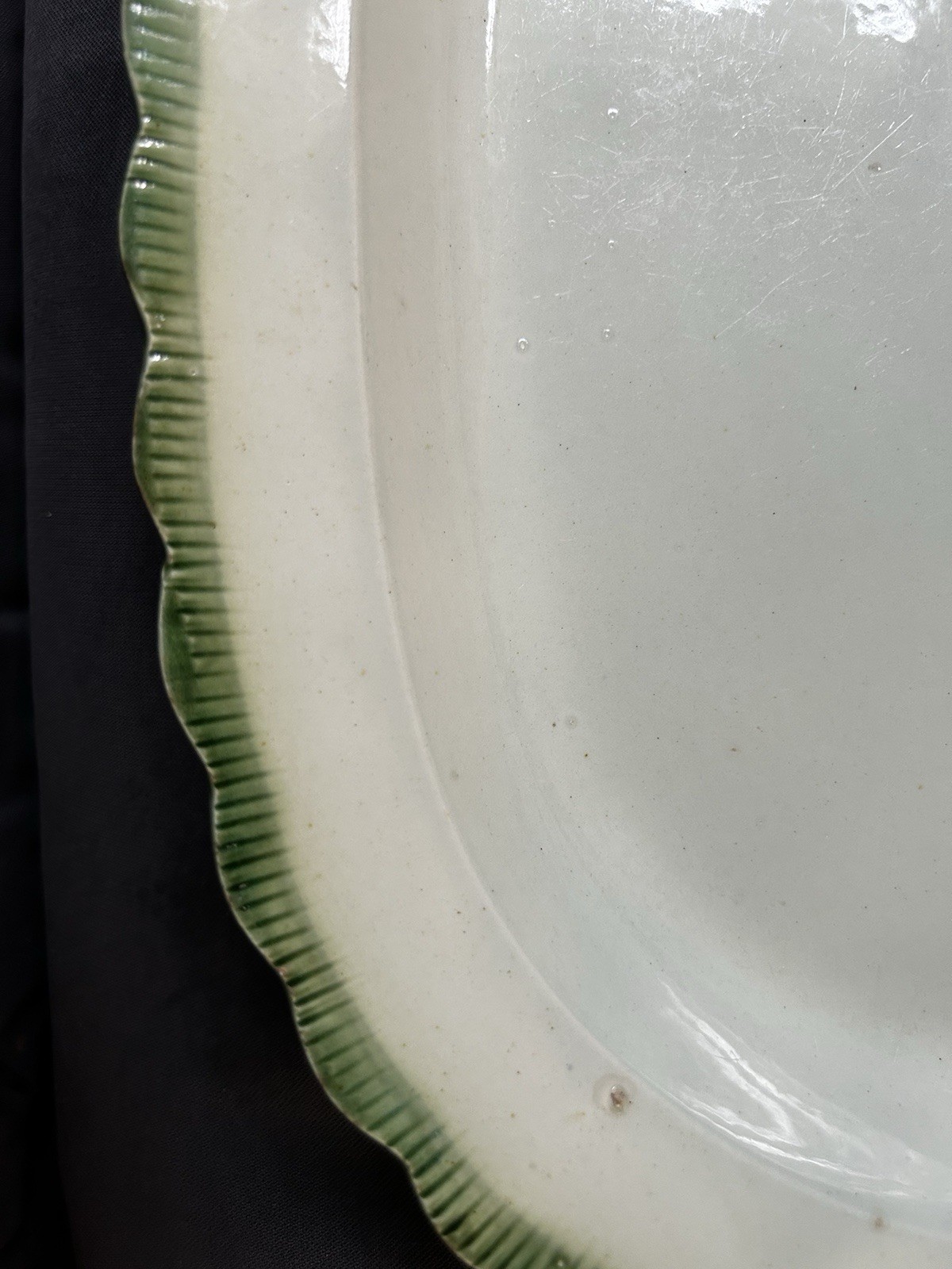 Early 19th Century Large Leeds Green Feather Edge Ironstone Platter