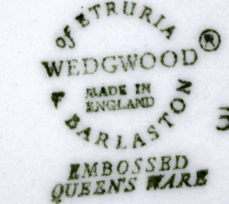 Wedgwood CREAM ON CREAM SHELL EDGE 2 Bread and Butter Plates 3258 GREAT COND