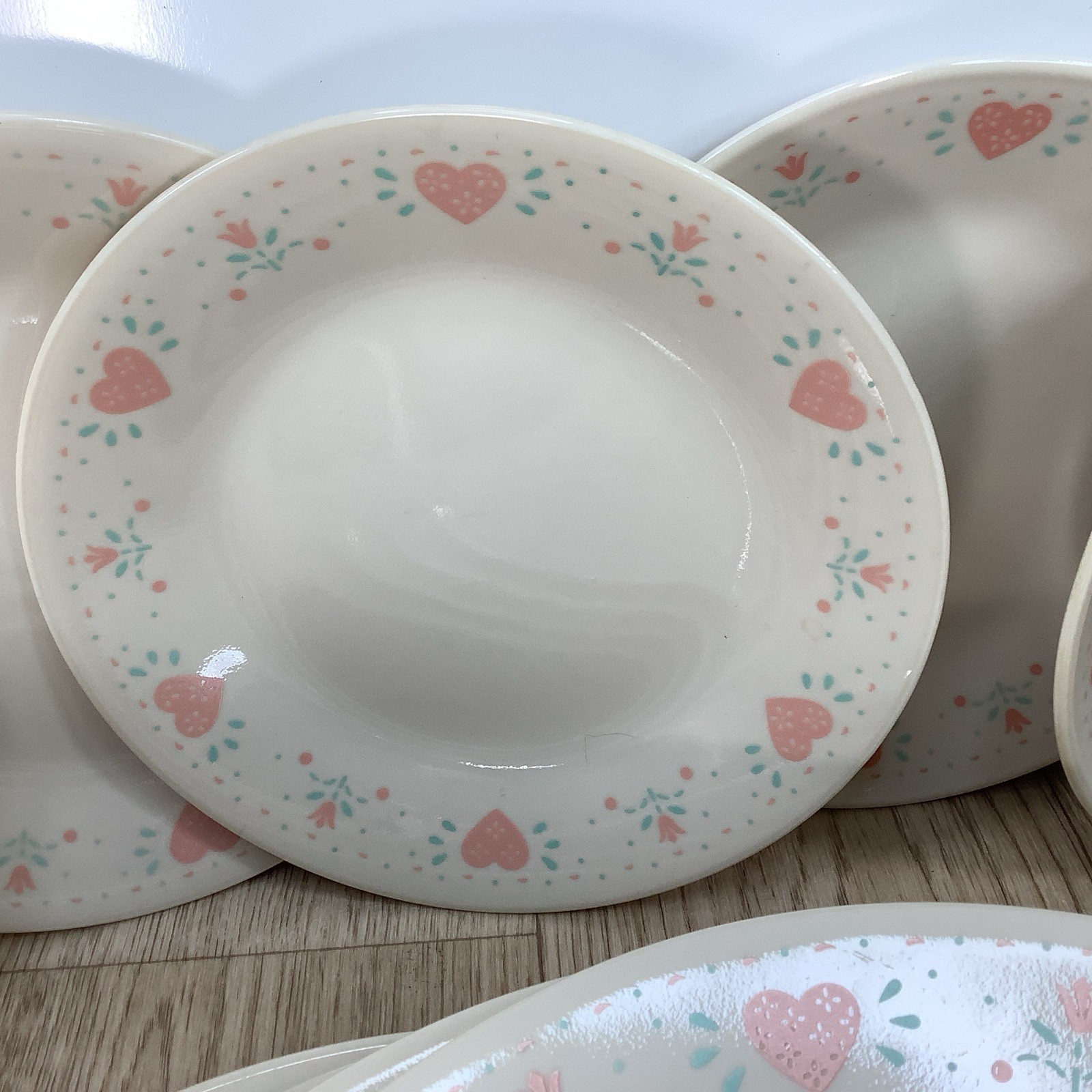 Corelle Forever Yours 18 Pc Dinnerware Set (Service for 4) PLUS 2 Extra Plates