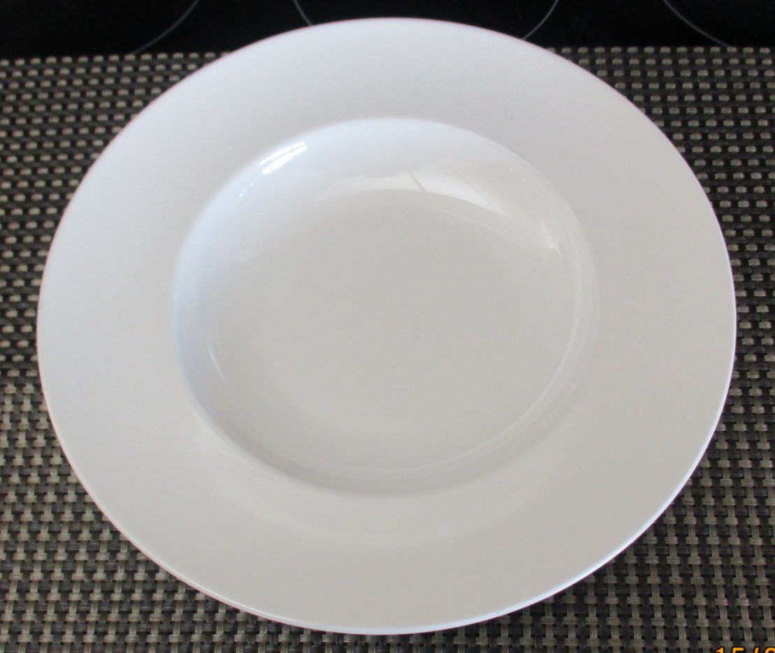 Villeroy & Boch, 11 3/4 inch White Individual Pasta Bowl(s); Vibrant; Several