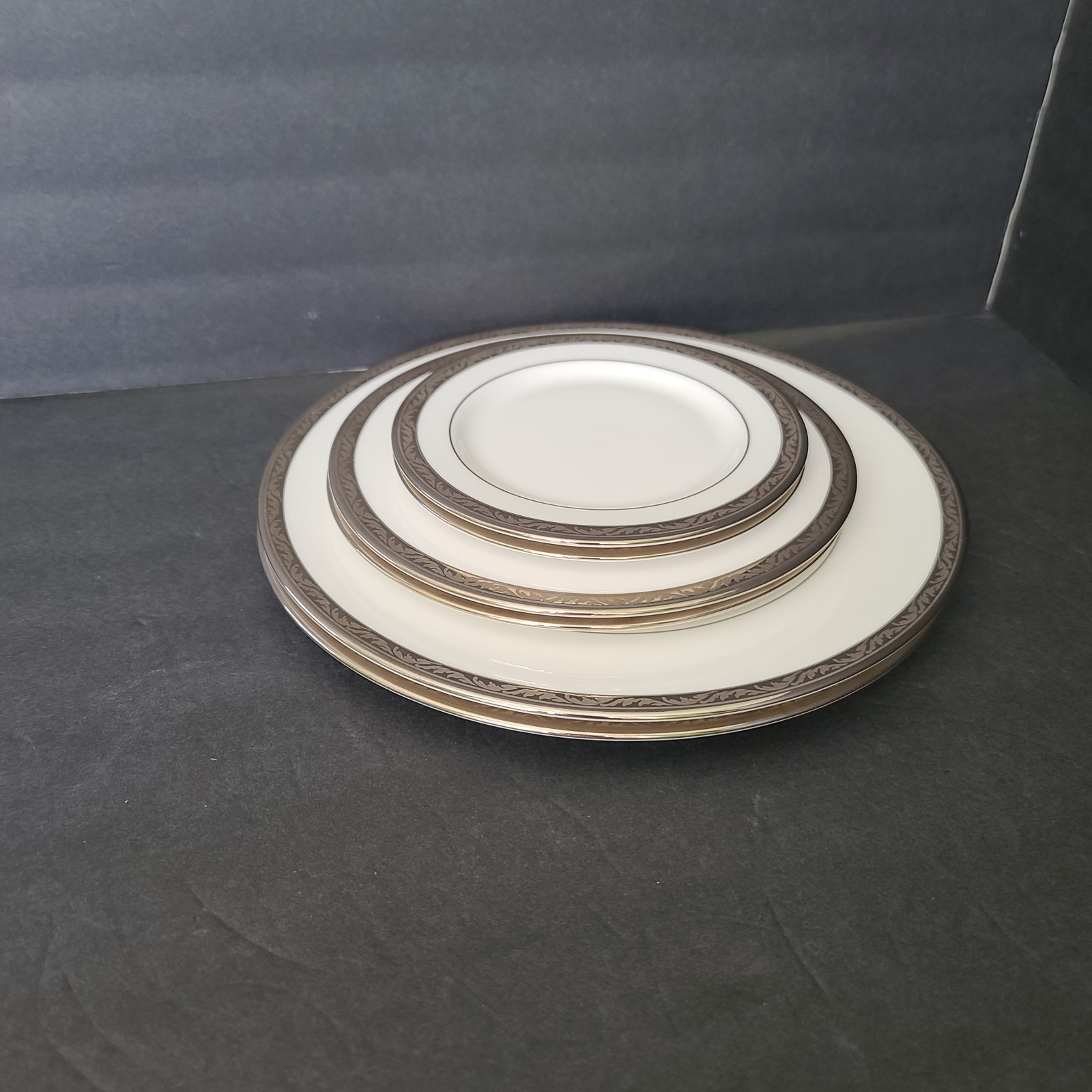 Lenox Landmark Platinum 2 Dinner 2 Salad &2 Bread Plates – Set of 6
