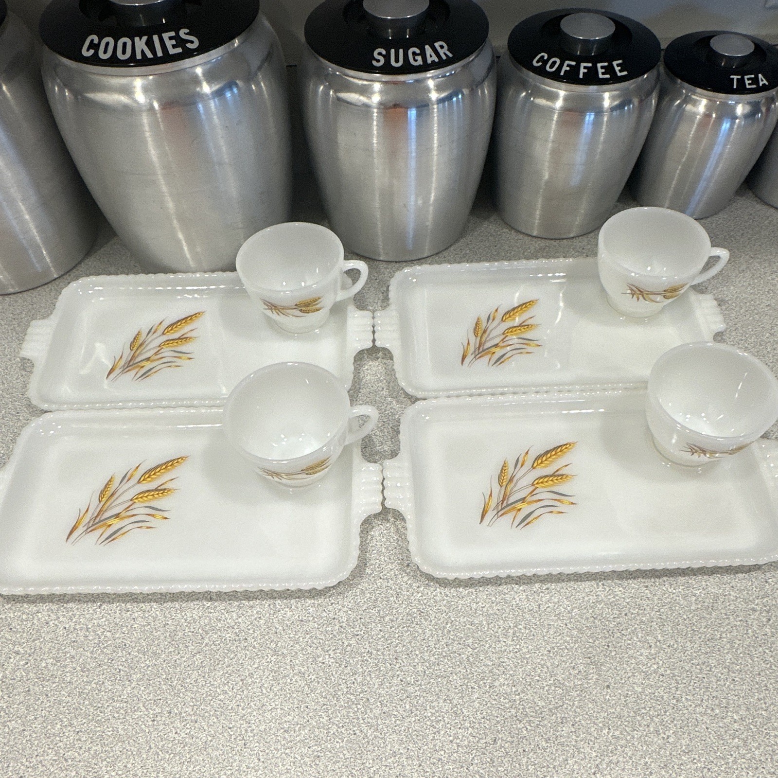Vintage SNACK SET Golden Wheat Milk Glass 4 cups & 4 serving trays 1950s Y0222