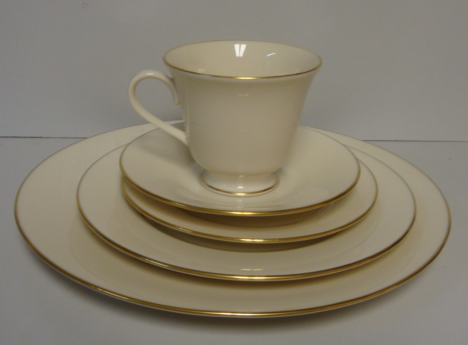 Lenox HAYWORTH 20 Piece Set FOUR PLACE SETTINGS More Items Here