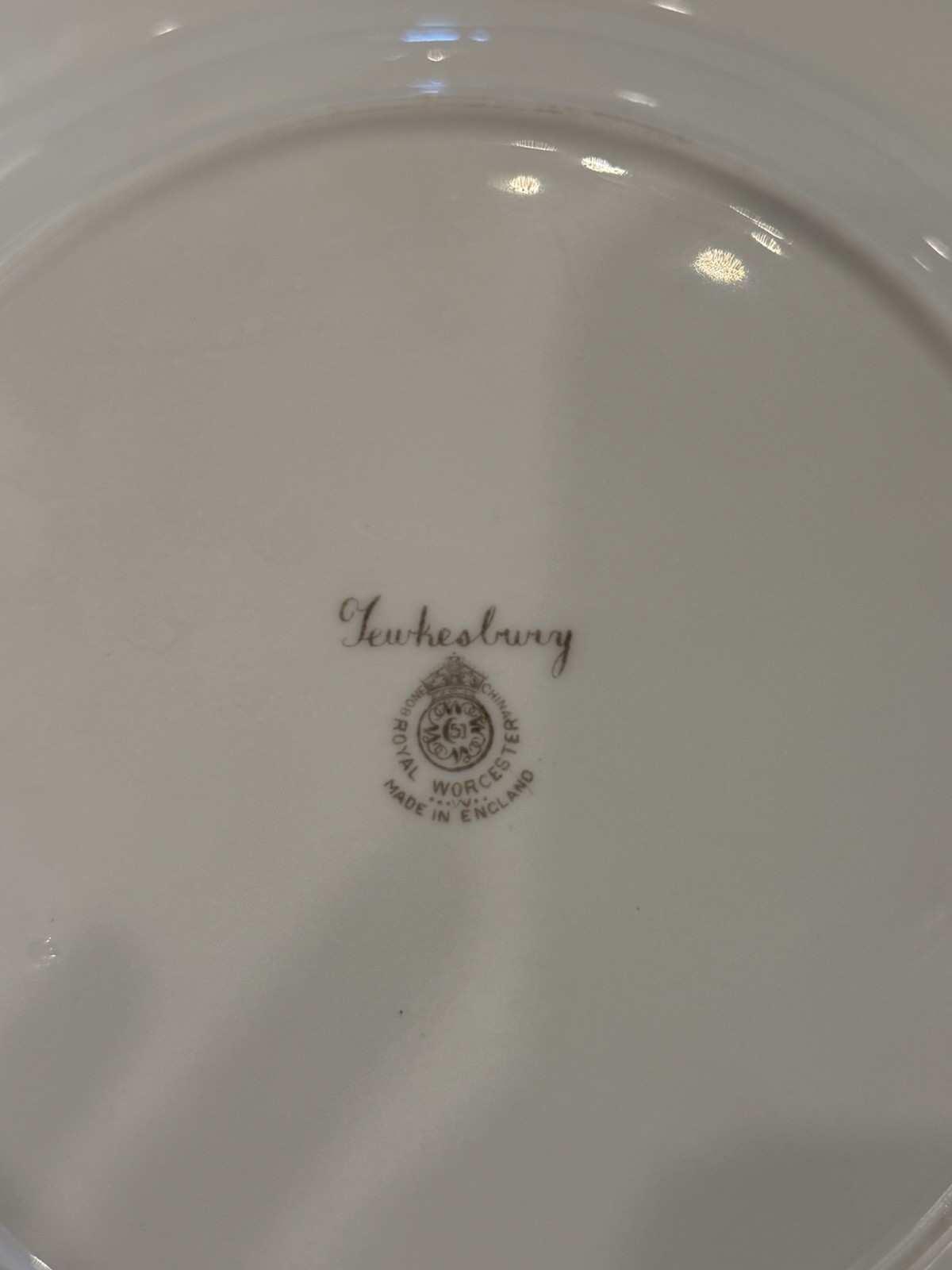 Pristine 1952 Royal Worcester Tewkesbury Plate Signed J. Smith 10.5″