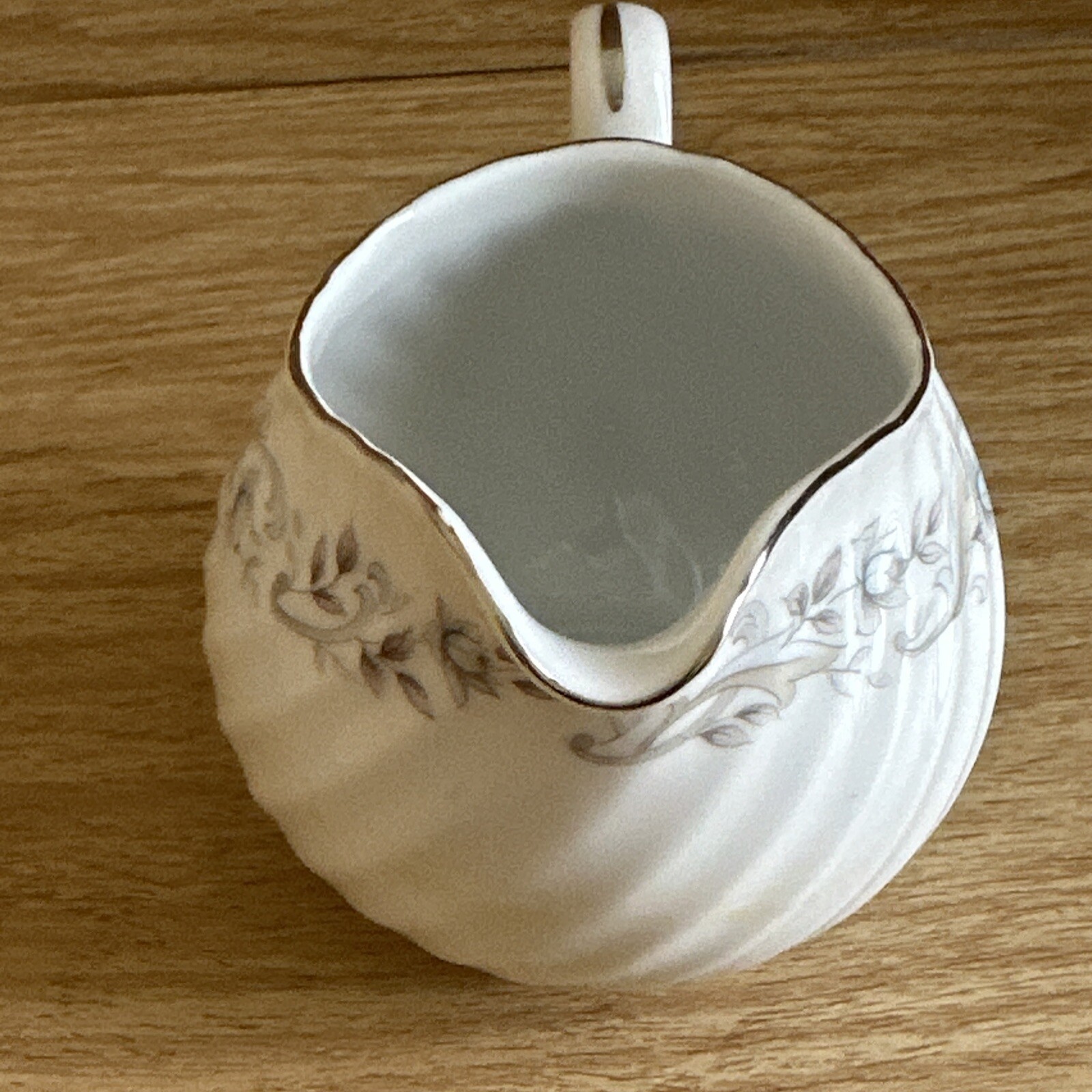 Mikasa Monte Carlo dainty Creamer 470 VTG Mikasa 1994-1997 JAPAN blue flowers