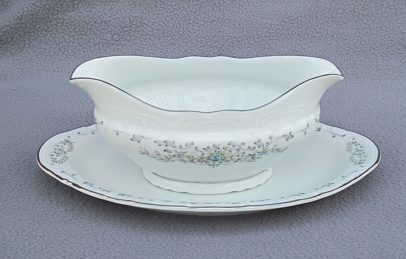 Norleans – Theresa – Gravy Boat with Separate Underplate