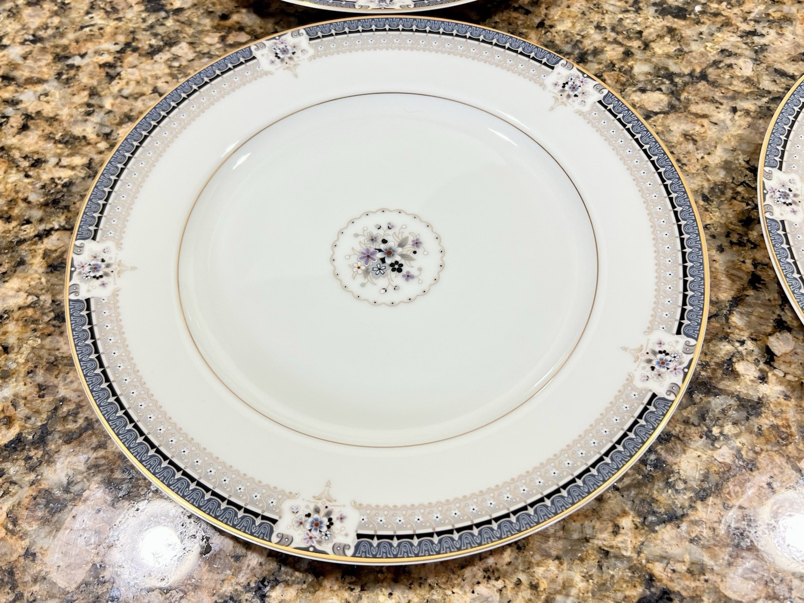 VTG 5 Pc Mikasa Grande Ivory 12 Chop Plate 10-7/8 Floral Porcelain Dinner Plates