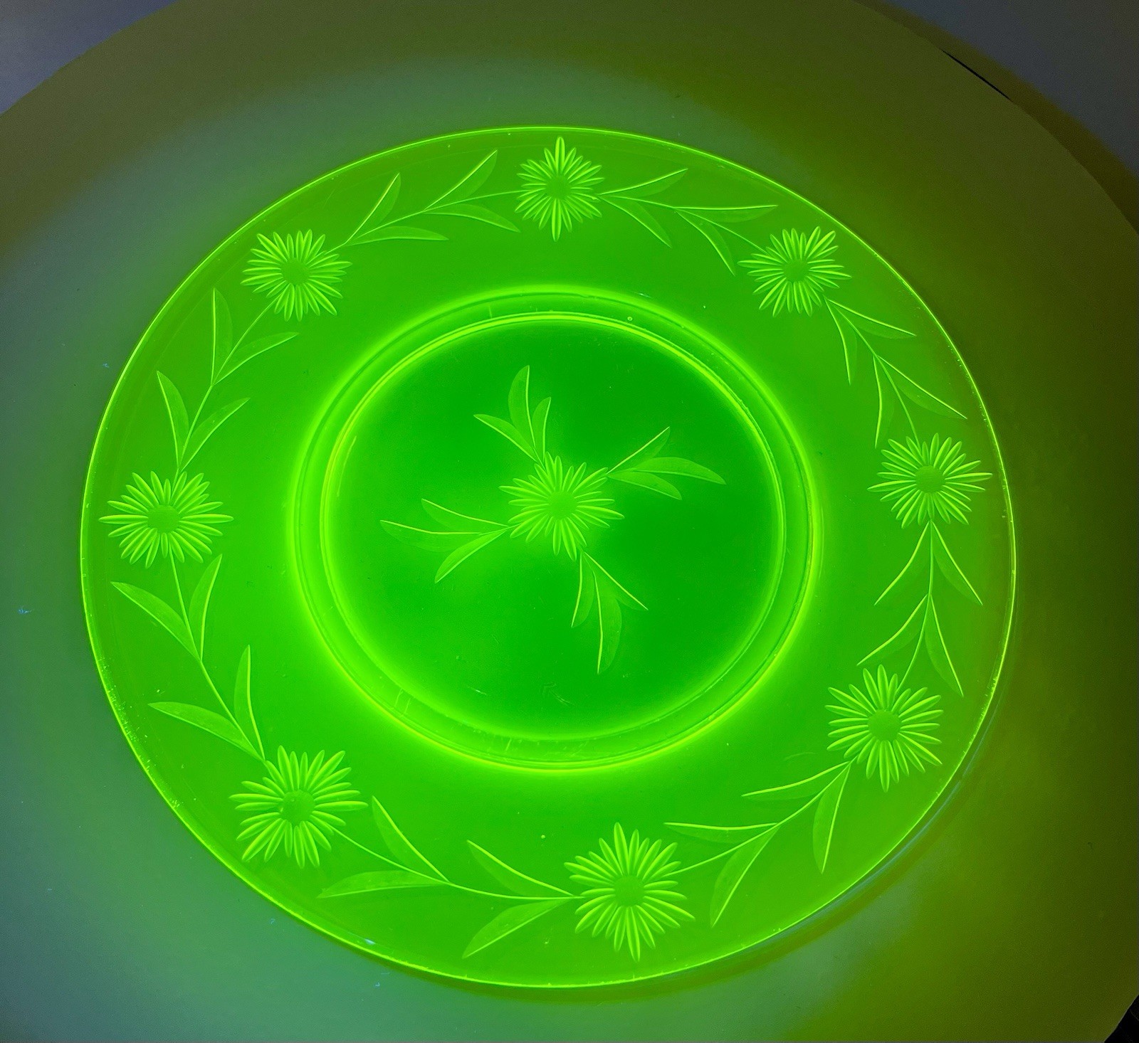 GLOWS Uranium Vaseline Glass Depression Yellow Plate EUC Retro Dish Etched 8”