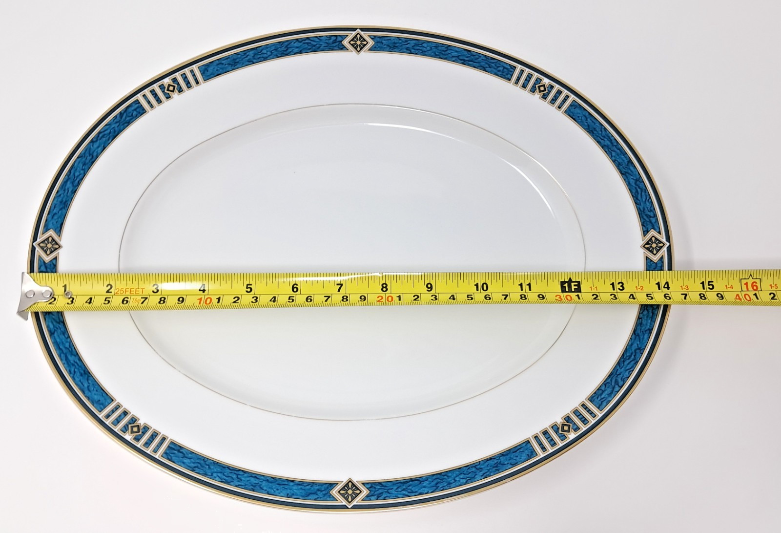Wedgwood Embassy Collection Kenyon 1995 Platter Japan heavy fine china ceramic