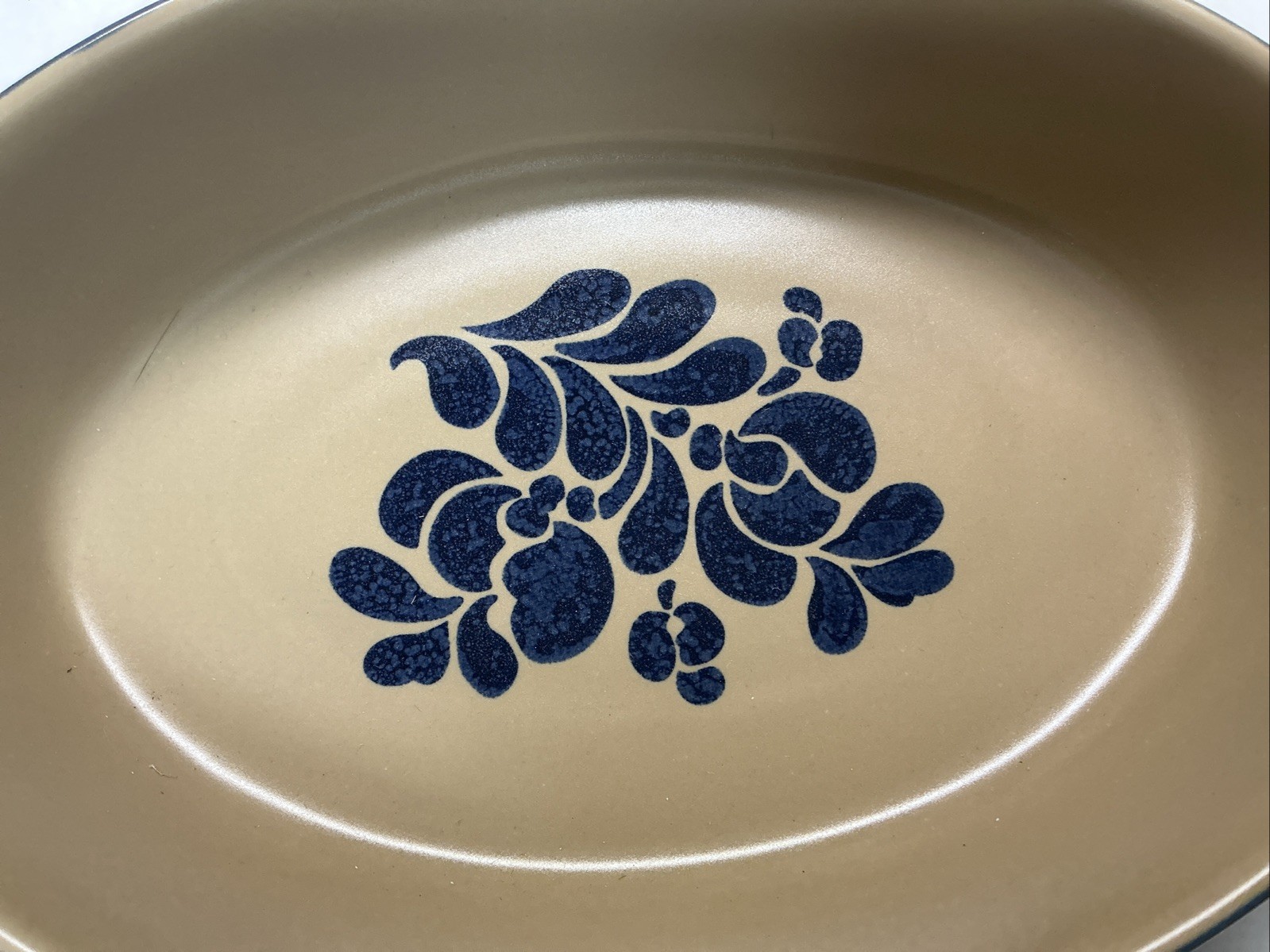 Vintage Pfaltzgraff Folk Art Oval Vegetable Serving Bowl 7” X 11”