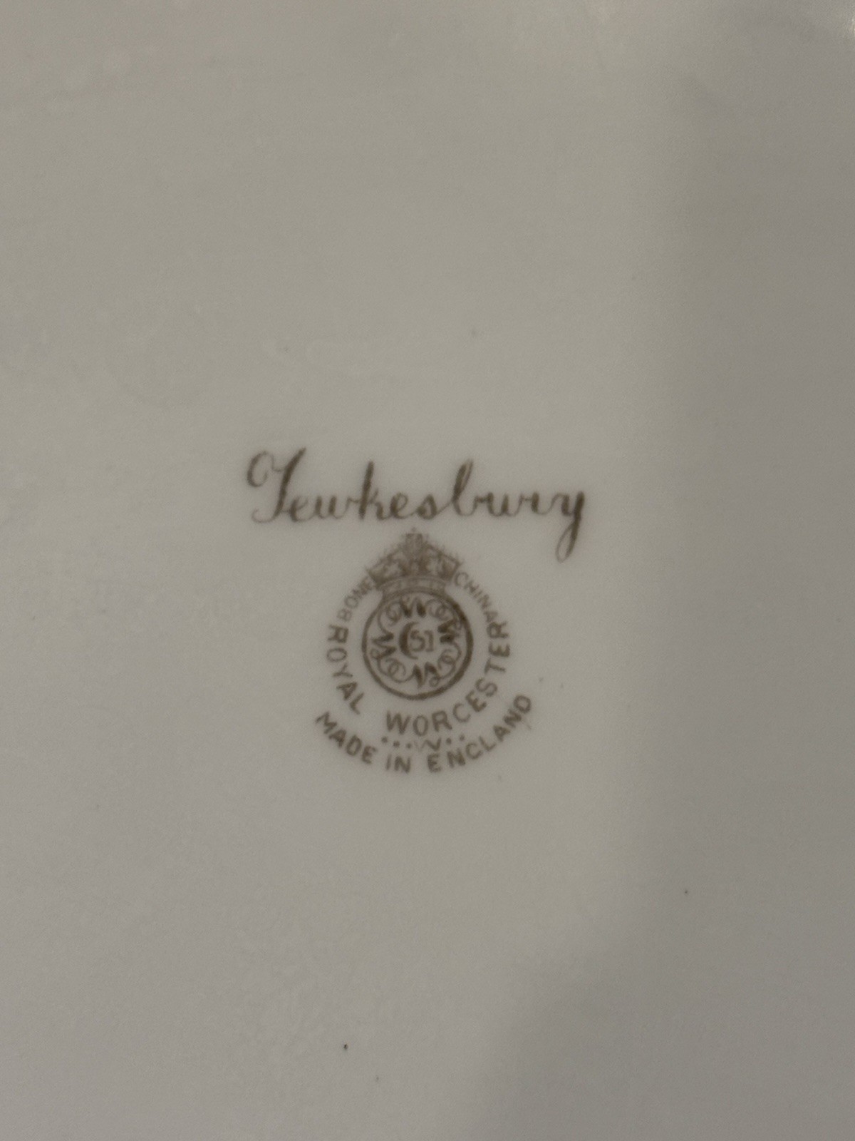 Pristine 1952 Royal Worcester Tewkesbury Plate Signed J. Smith 10.5″