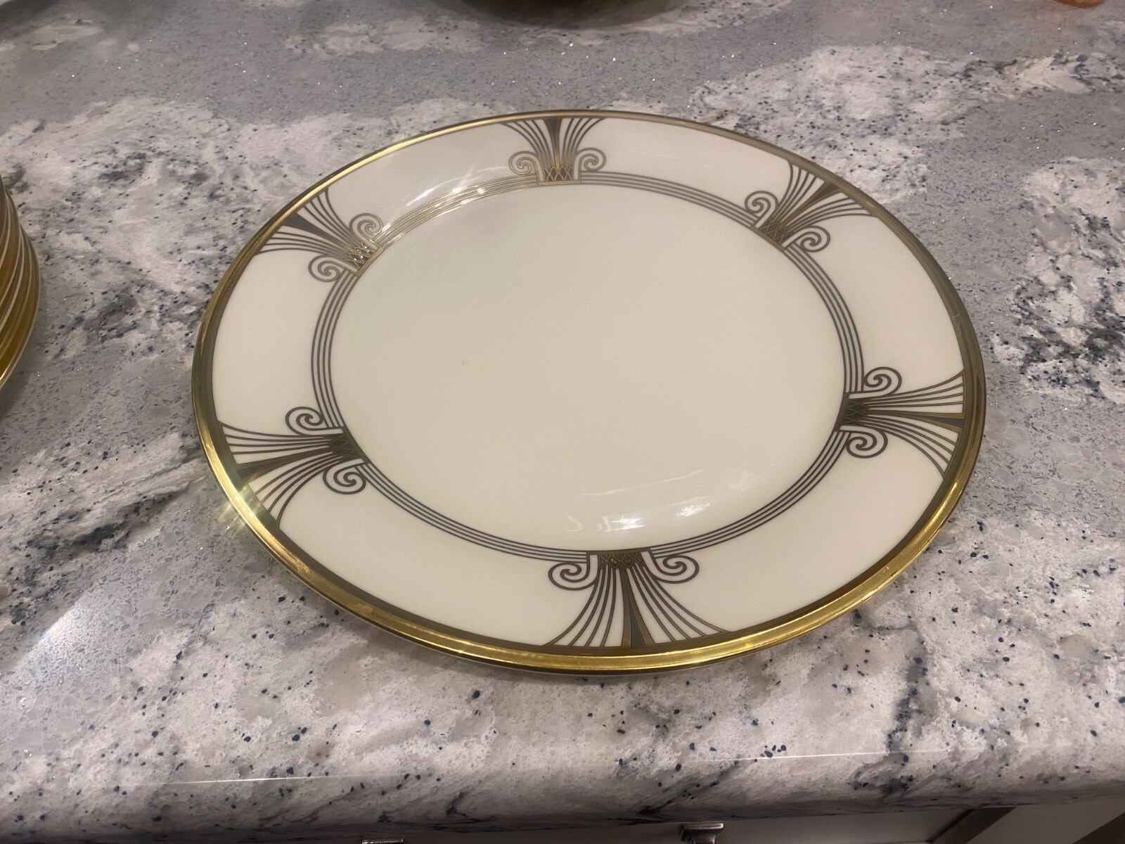16 pieces of Lenox Eternal Deco 11″ dinner & 8 3/4″ salad – 1st Quality – MINT!!