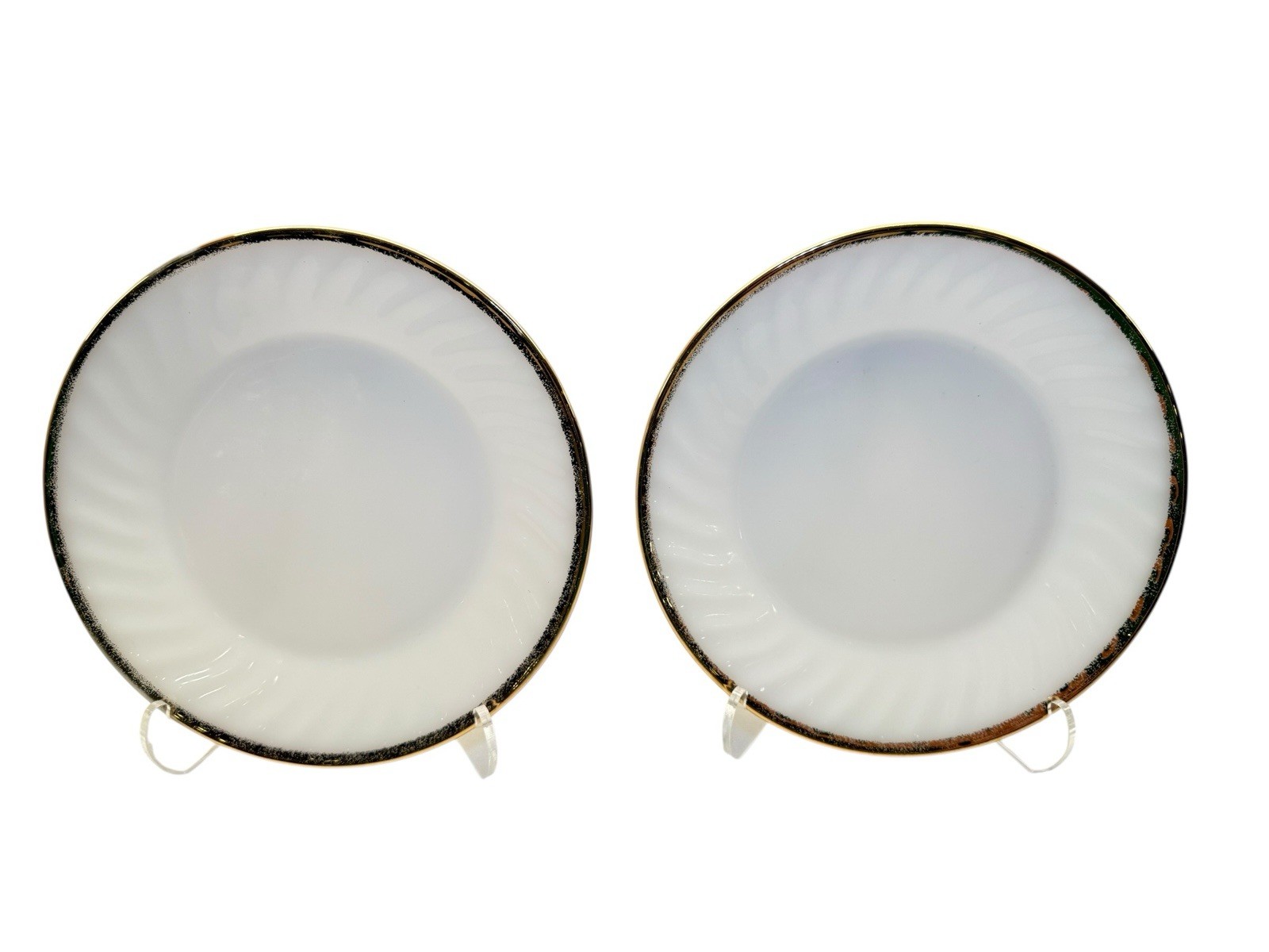 PRISTINE Vintage Fire-King Swirl 7.5″ Coupe Soup Bowls Smooth Rim Gold -Set of 2