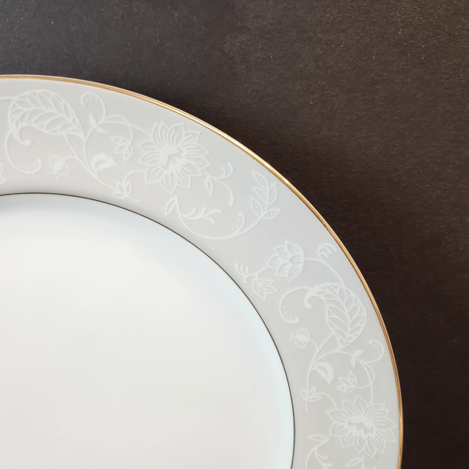 La Belle by Harmony House 10 1/8″ Dinner Plates Set of 2