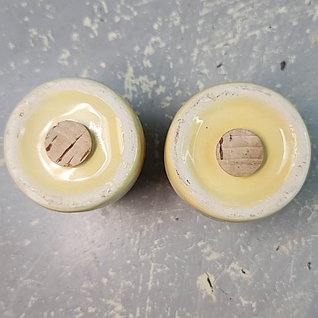 La Solana Yellow Salt & Pepper Shaker Set, 3 3/4″ New Stoppers Adobe “Catalina
