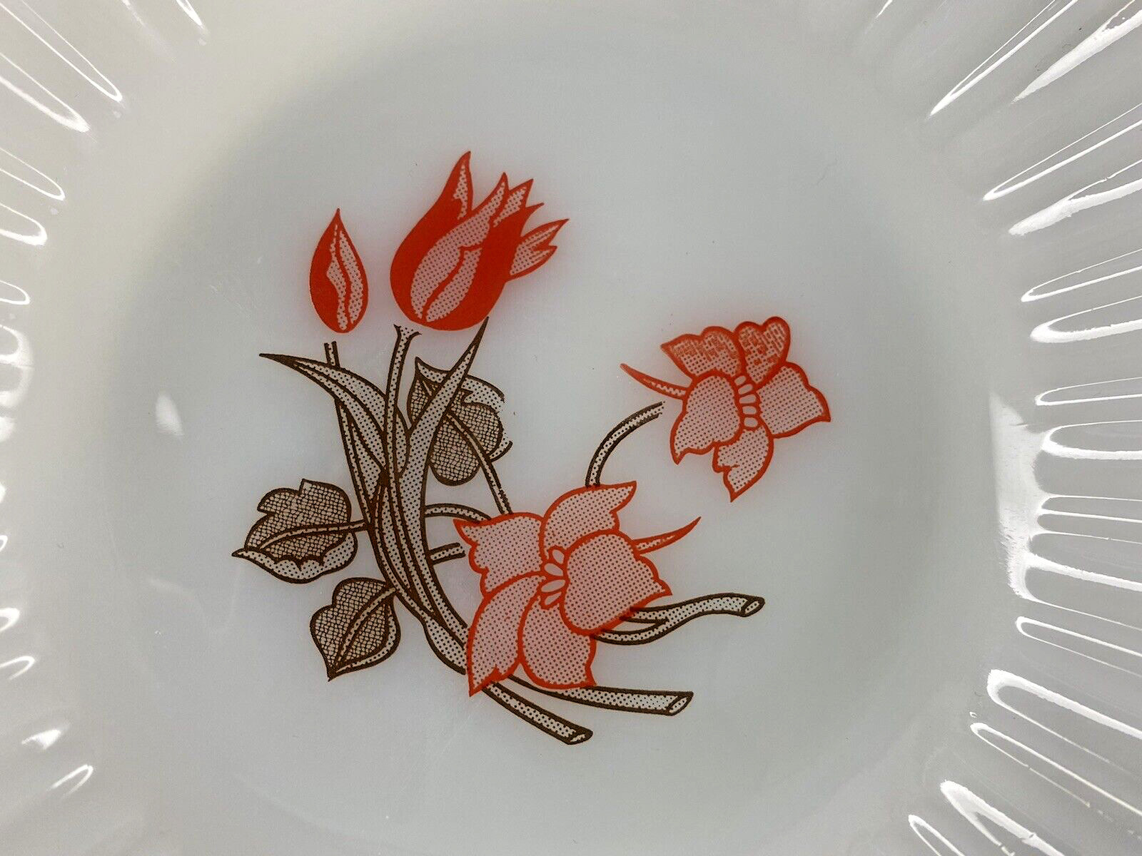 2 Termocrisa Translucent Milk Glass 7.25″ Soup Bowls Red Floral Pattern