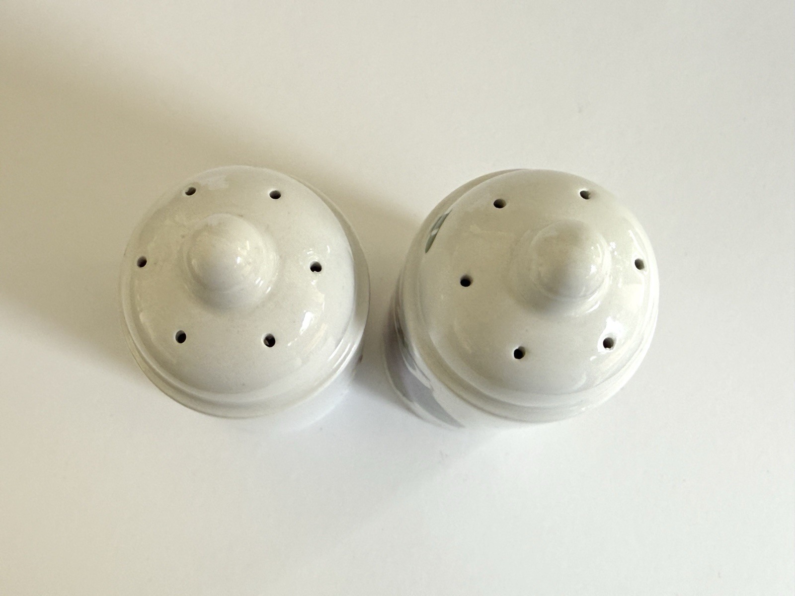 Portmeirion Pomona Salt & Pepper Shakers Duke Cherry Reine Claude Plum 4″ New!