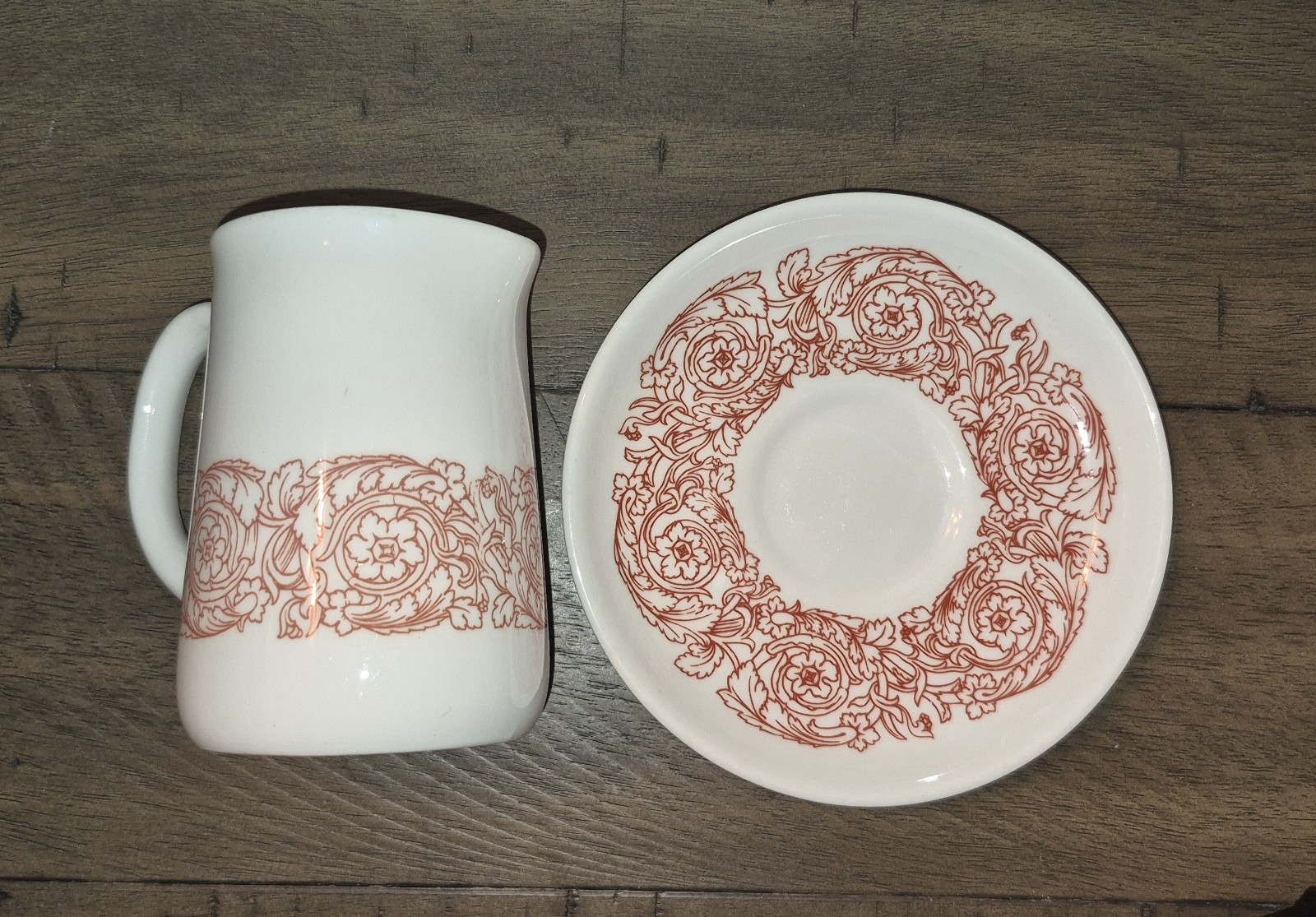 Wedgwood Metallized Bone China Creamer And Saucer England 4034 Rare Pattern