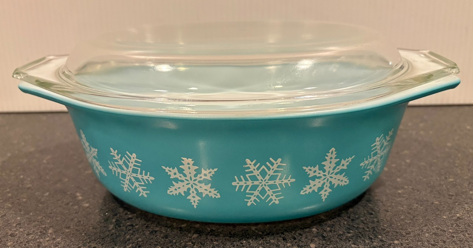 Pyrex 043 Turquoise Snowflake Oval Casserole Dish with Lid 1 1/2 qt vintage EUC