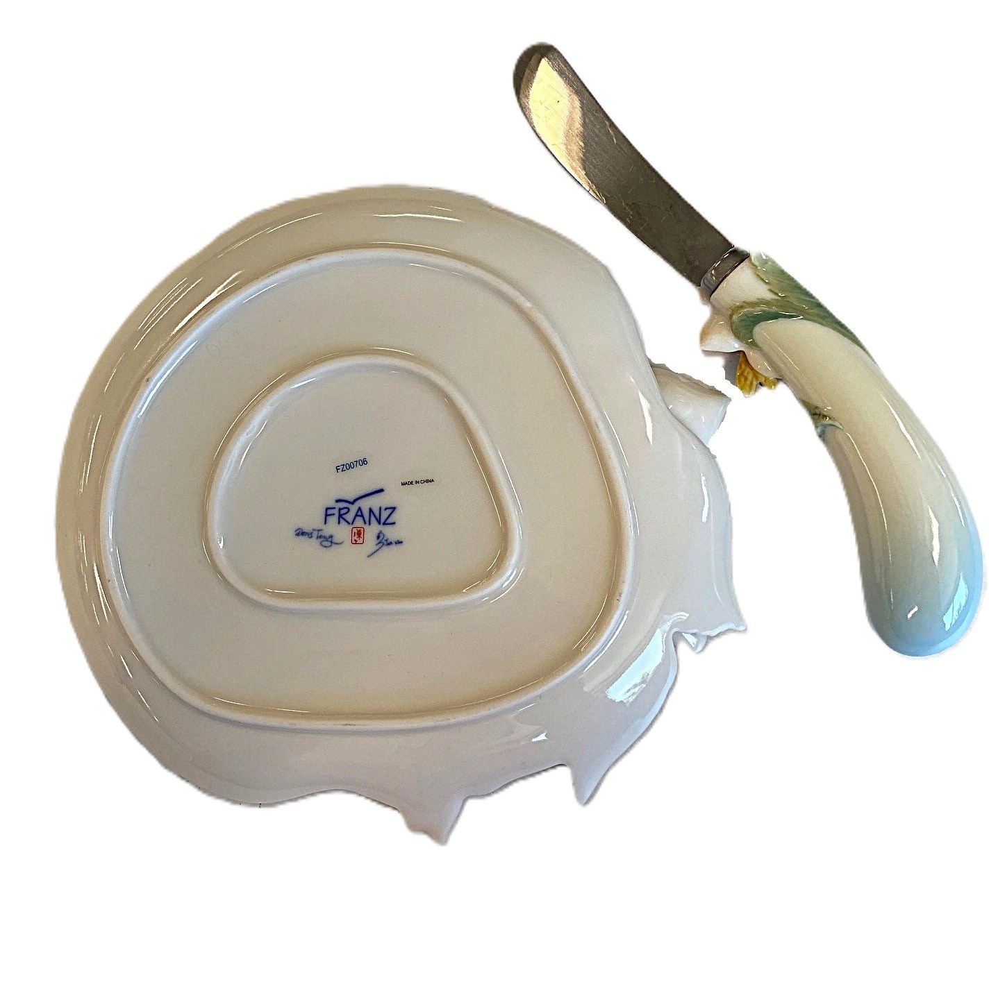 FRANZ VINTAGE BUMBLE BEE/APPLE BLOOSOM 6″ CHEESE PLATE AND KNIFE FZ00706